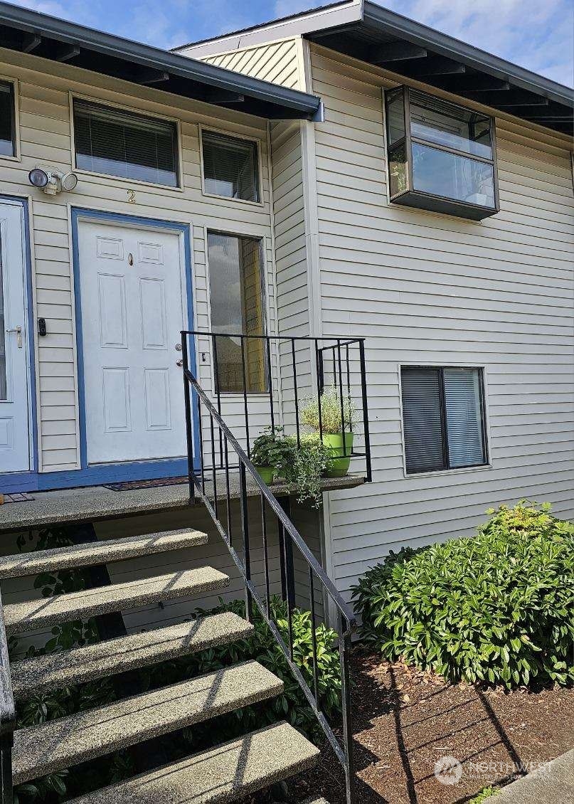 1313 W James Street #2