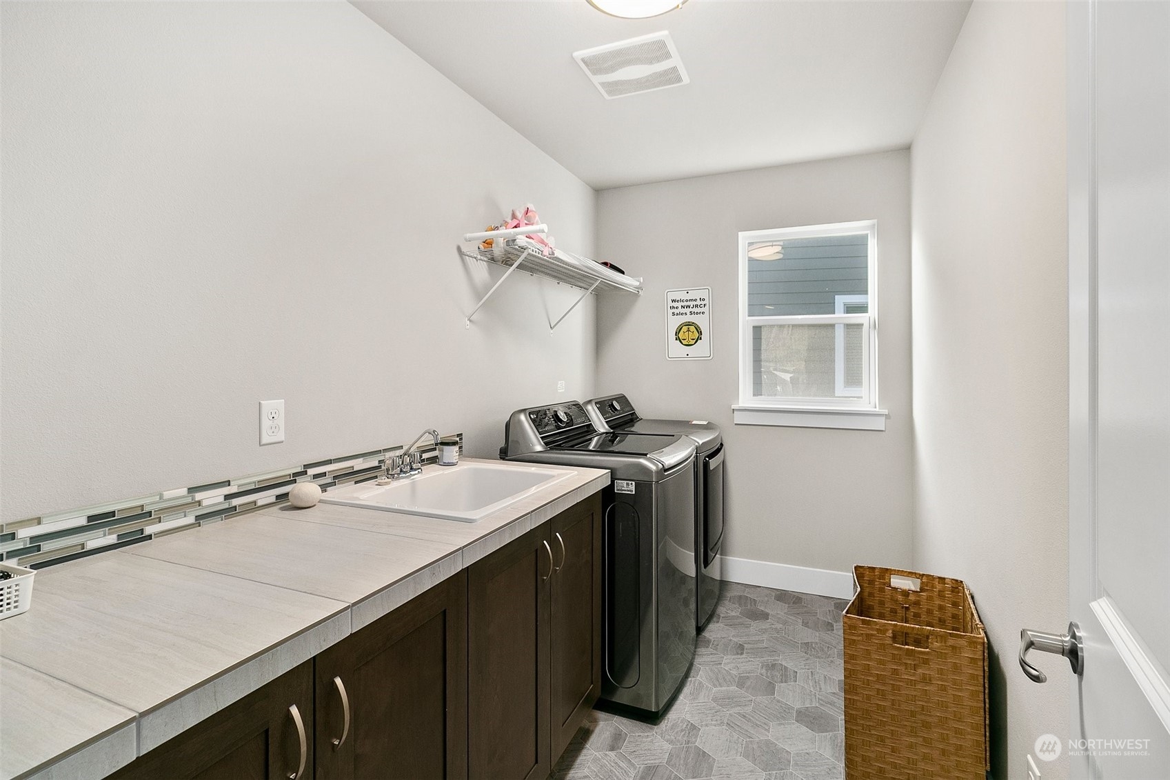 9117 120th St Ct E , -7907