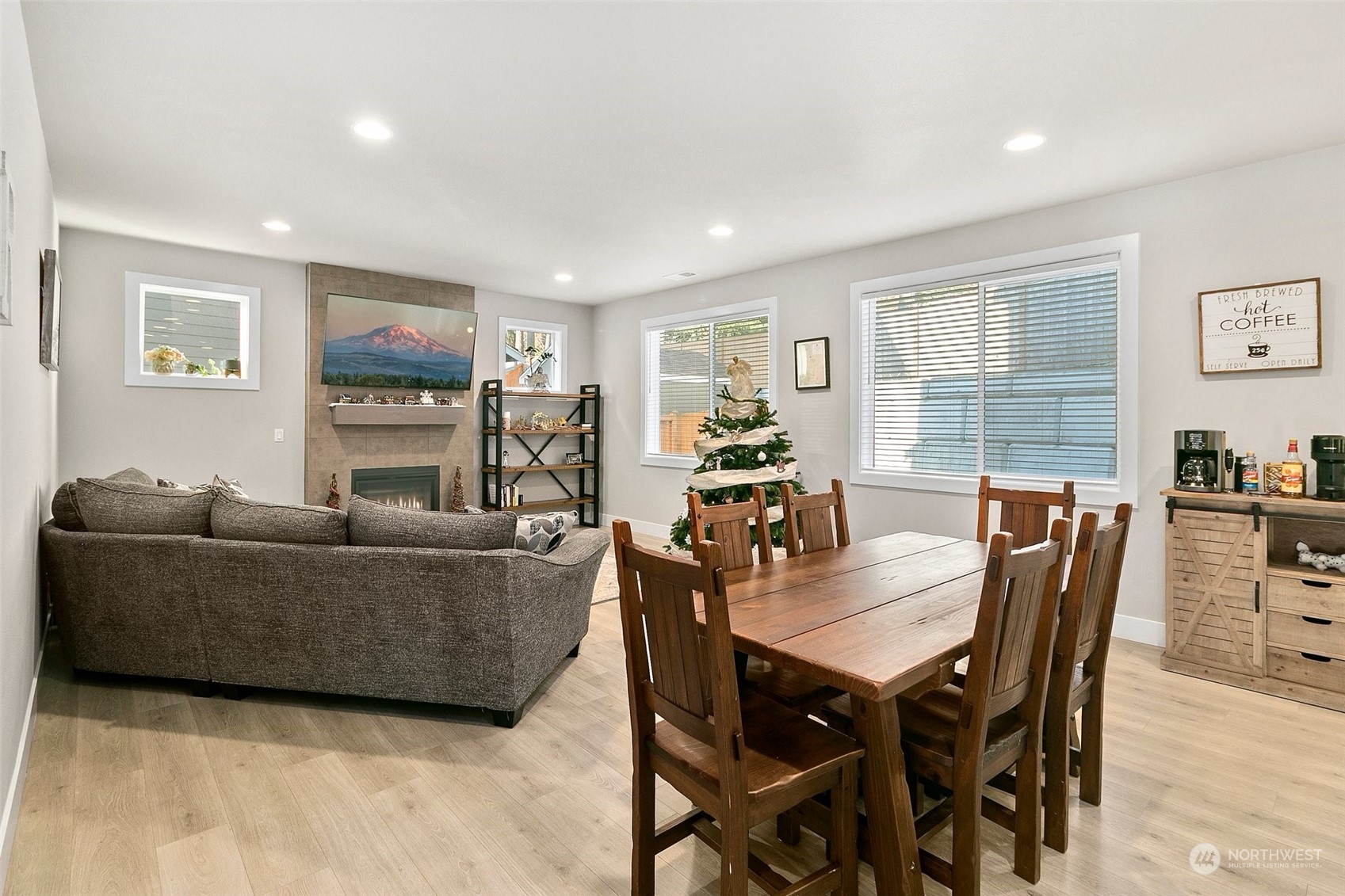 9117 120th St Ct E , -7907