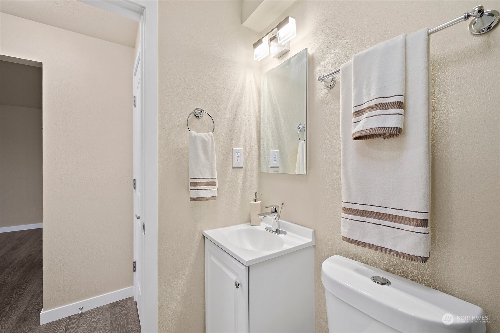 748 S Cloverdale Street #3