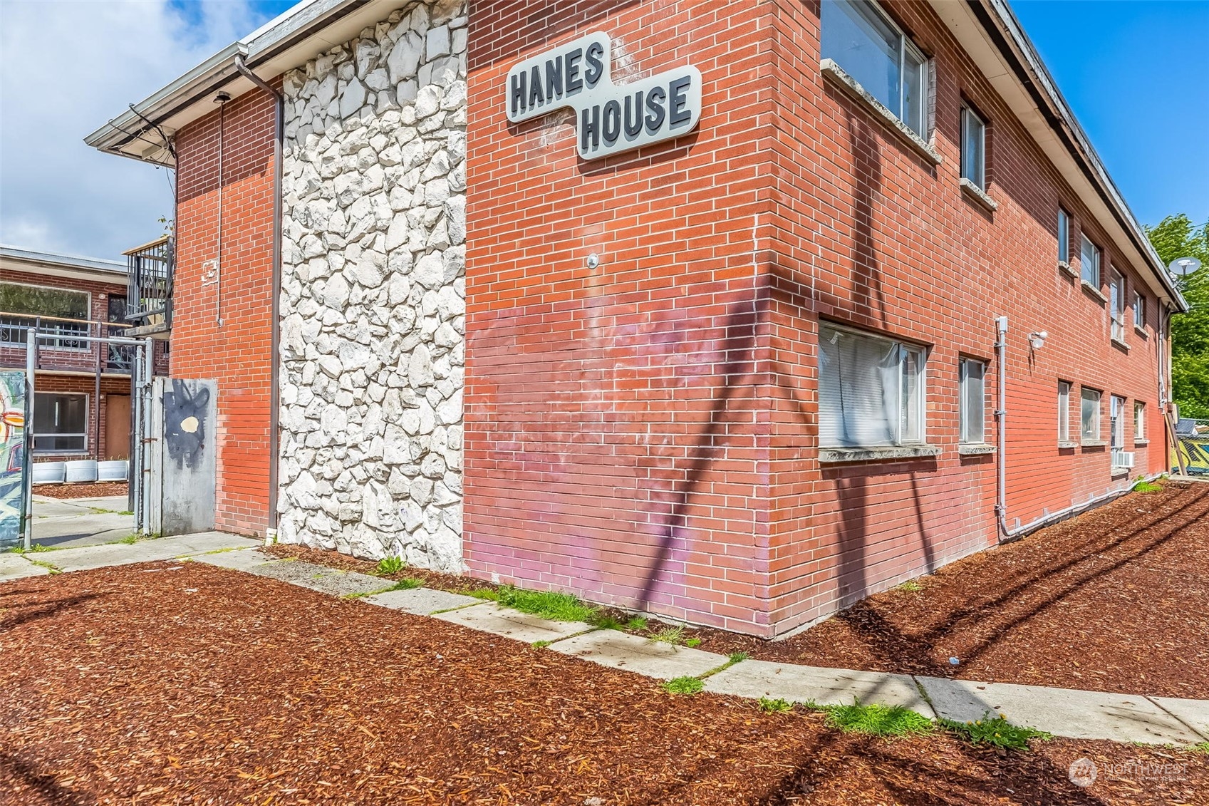 748 S Cloverdale Street #3