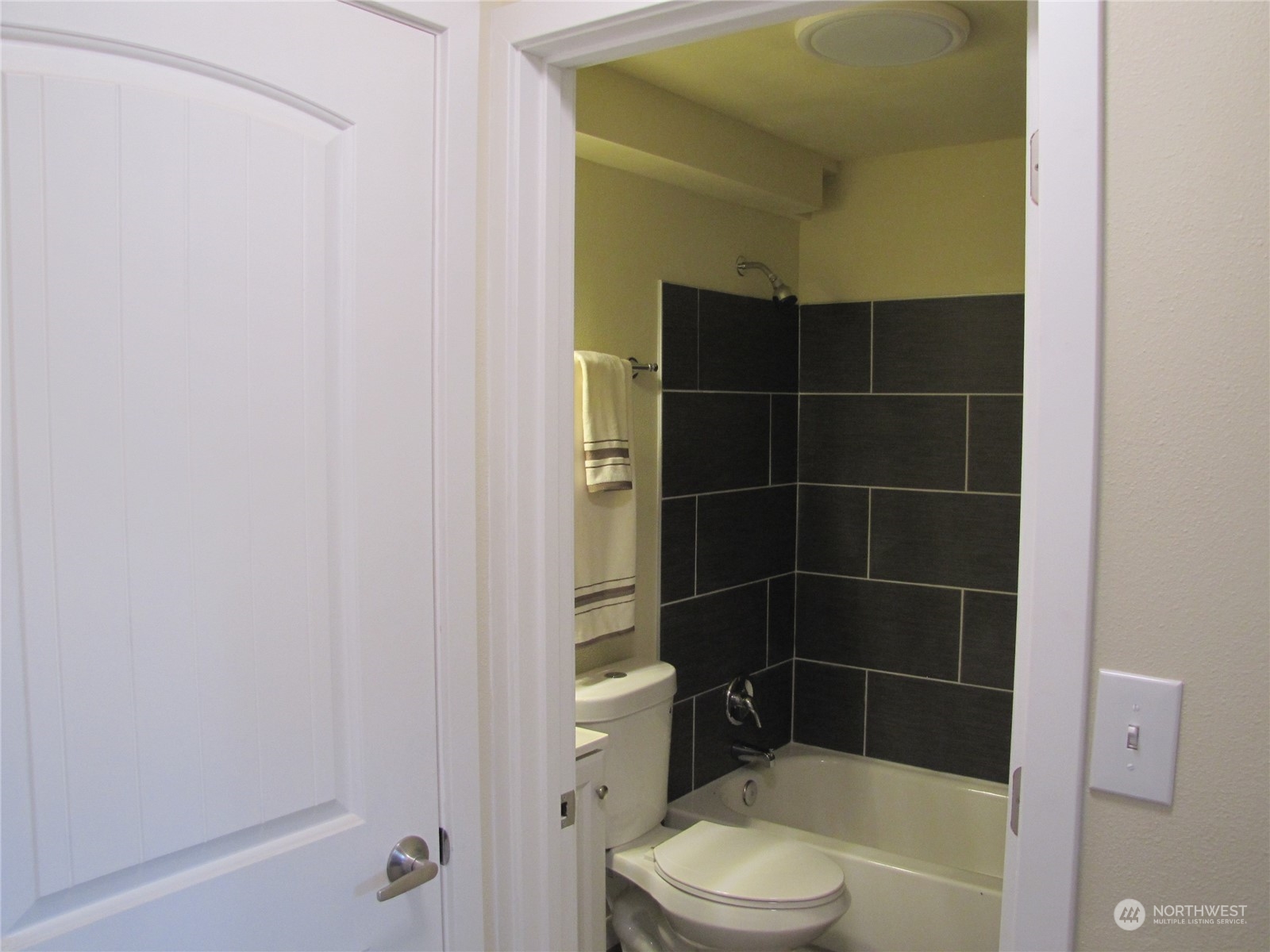 748 S Cloverdale Street #3