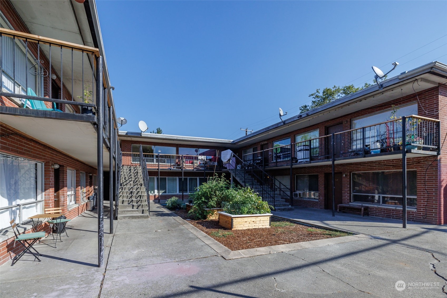 748 S Cloverdale Street #3