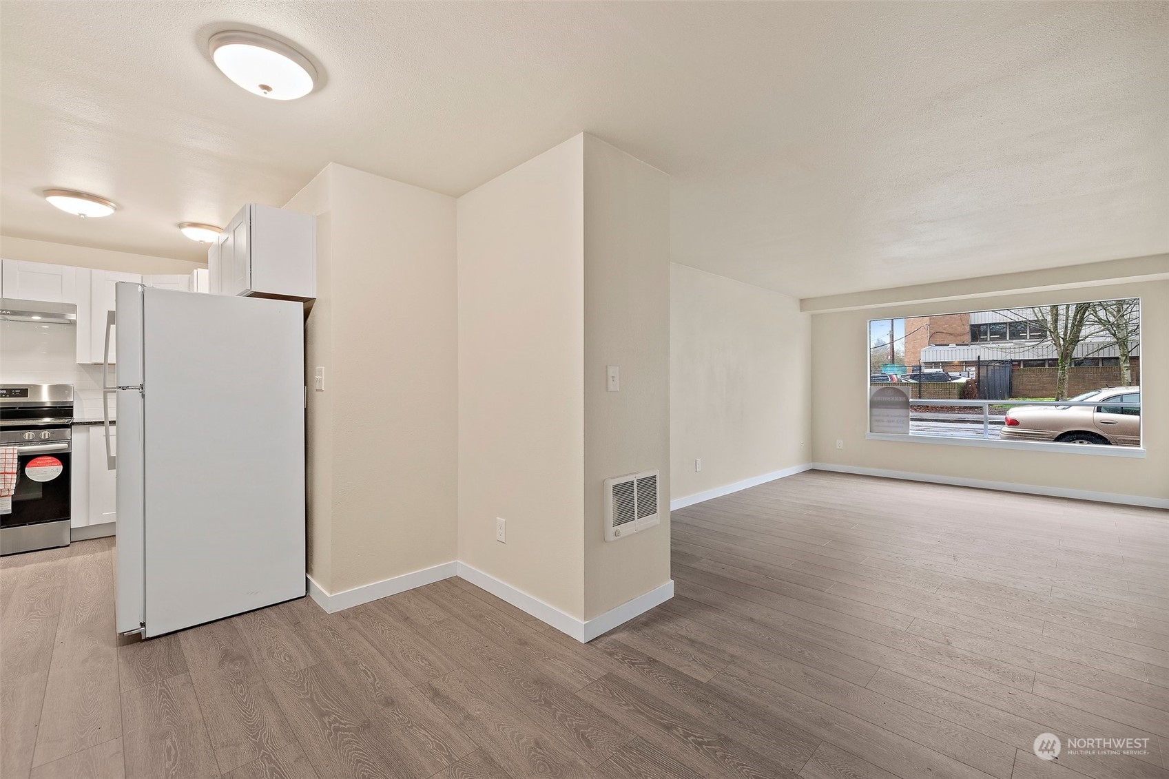 748 S Cloverdale Street #3