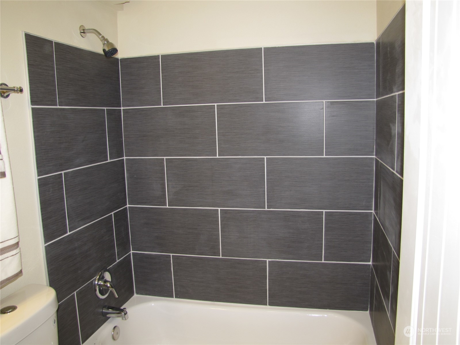 748 S Cloverdale Street #3