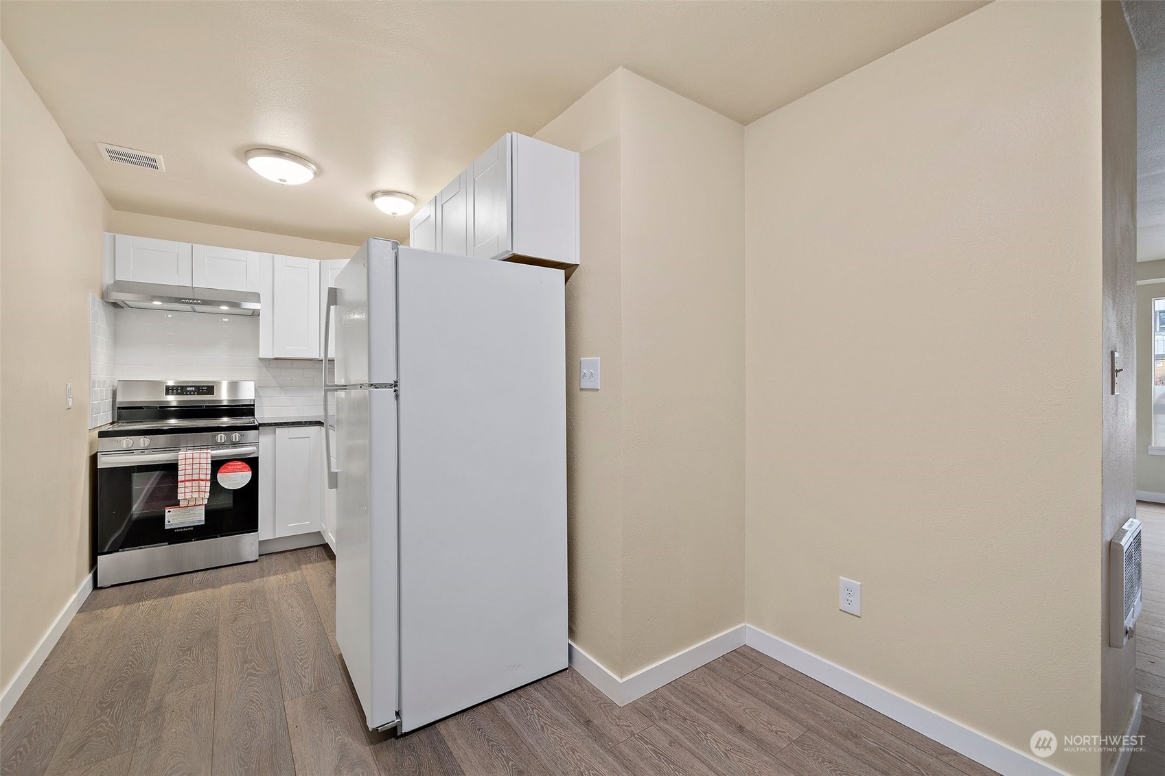 748 S Cloverdale Street #3