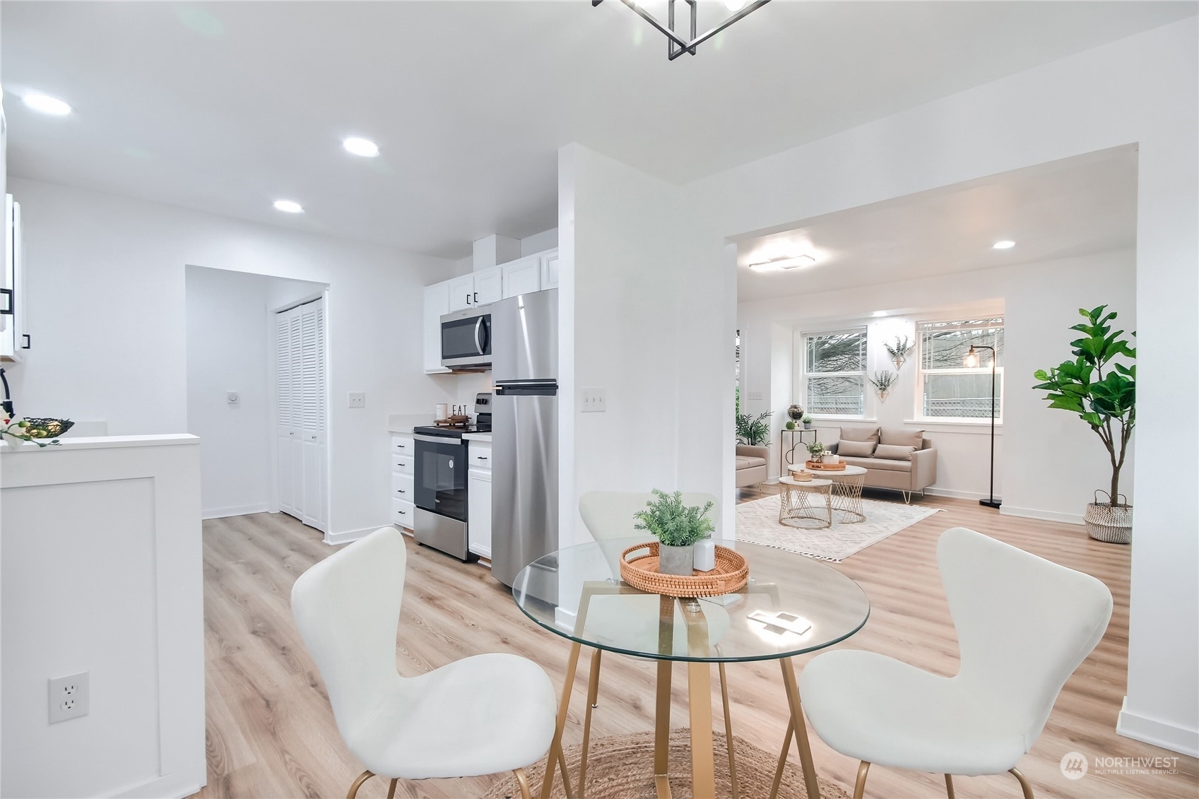 5408 E Portland Avenue