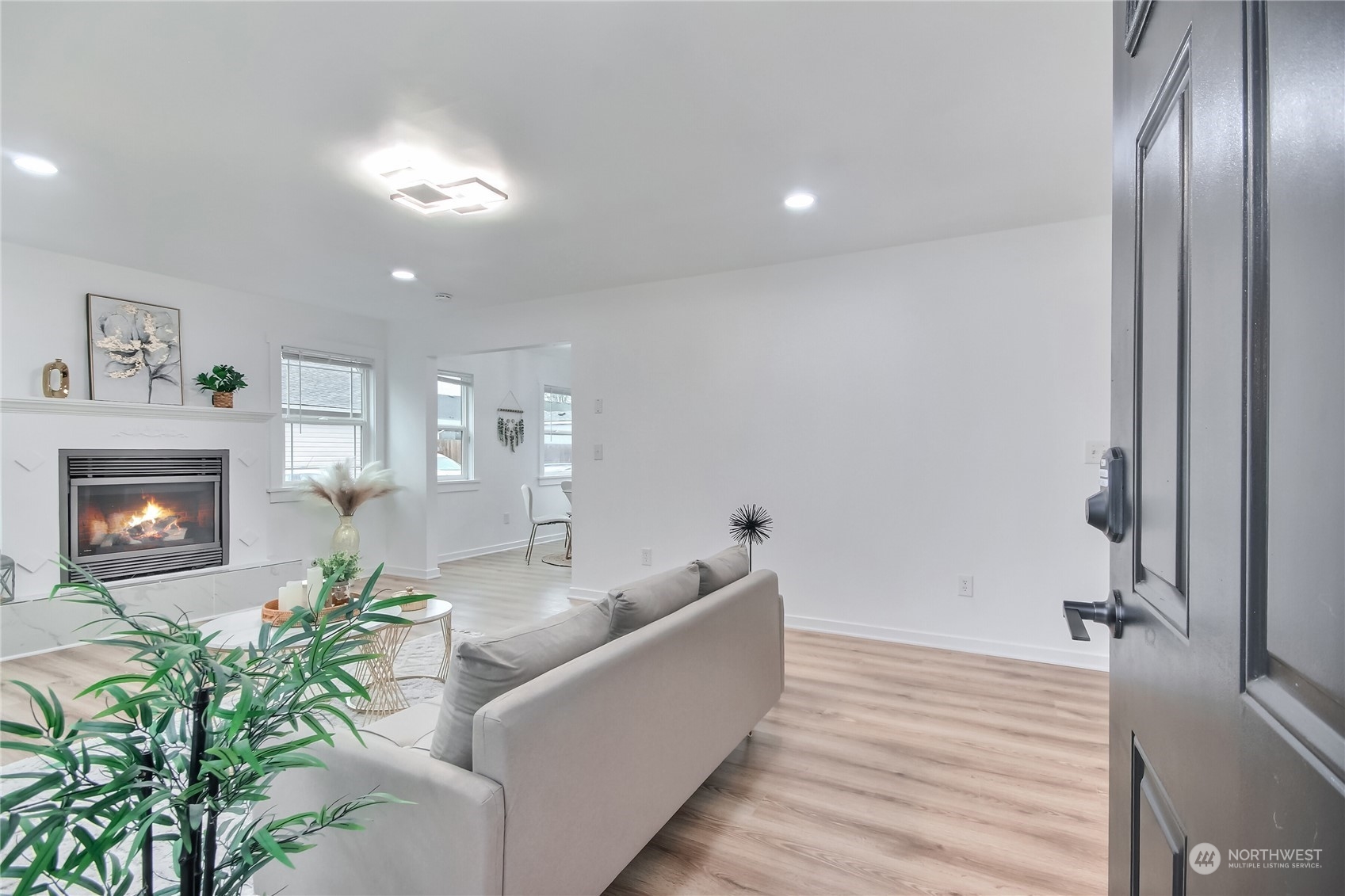 5408 E Portland Avenue