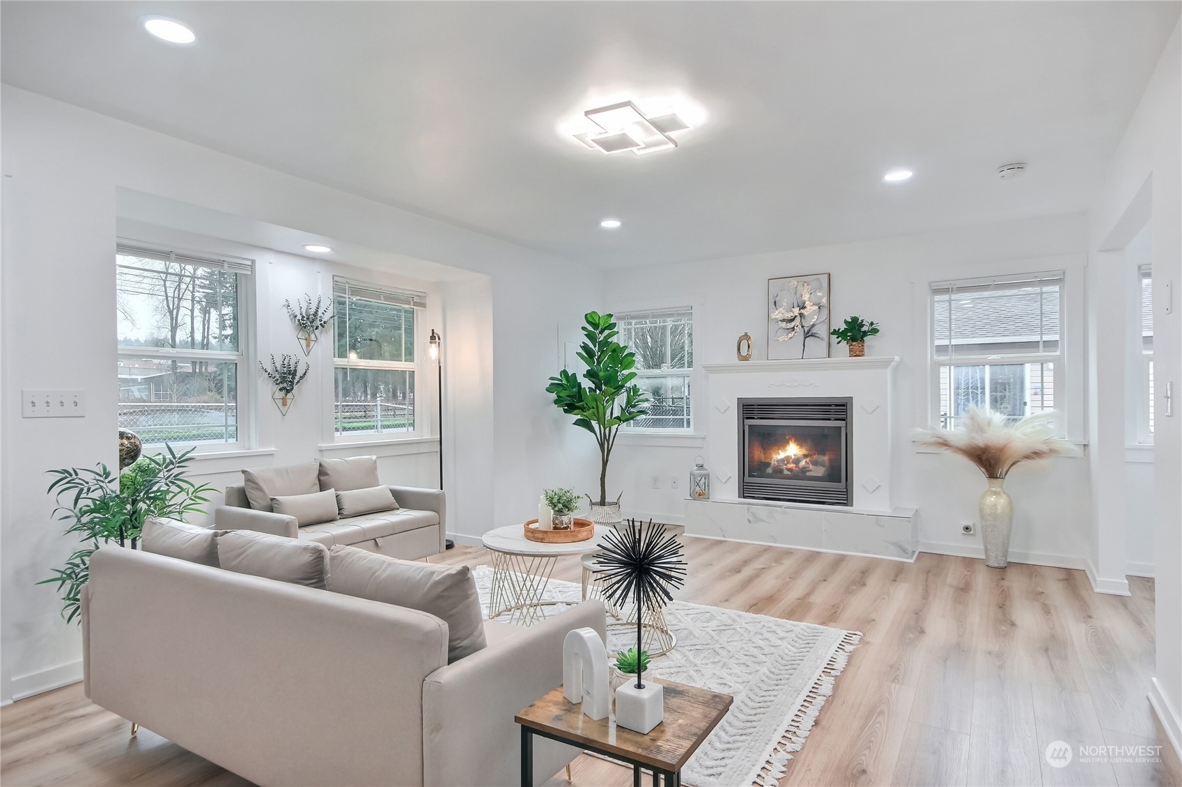 5408 E Portland Avenue