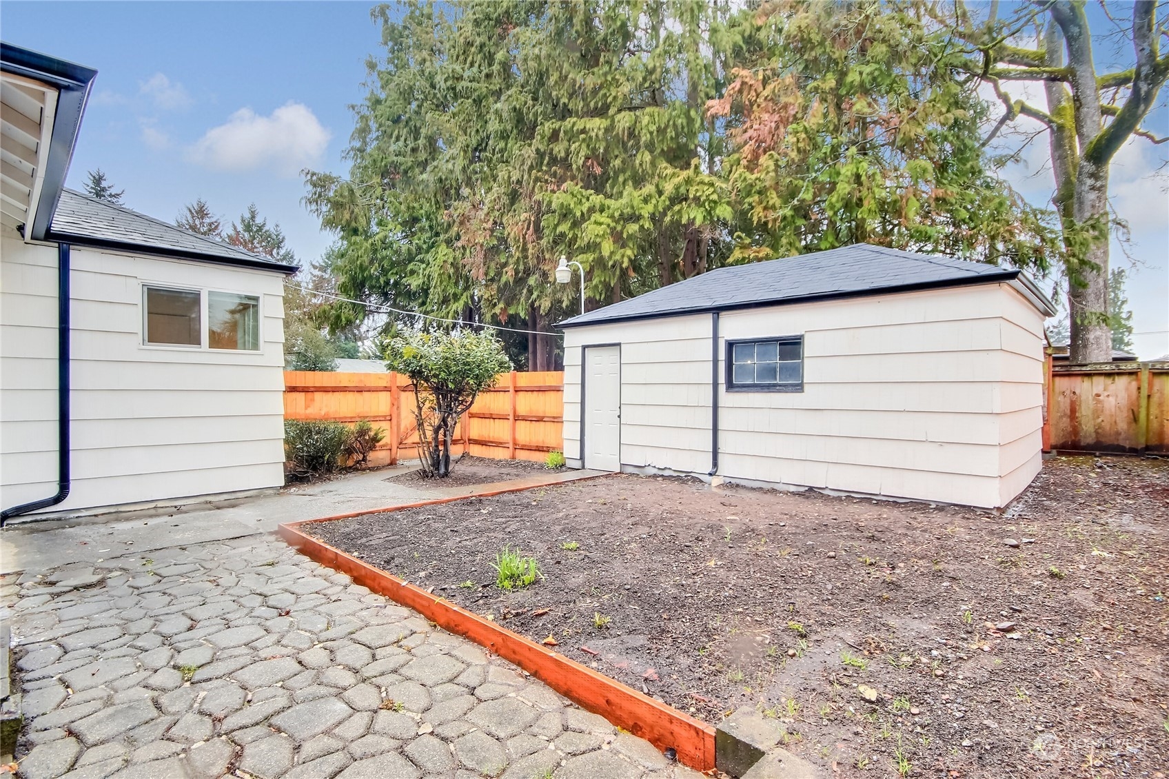 11515 Yakima Avenue S