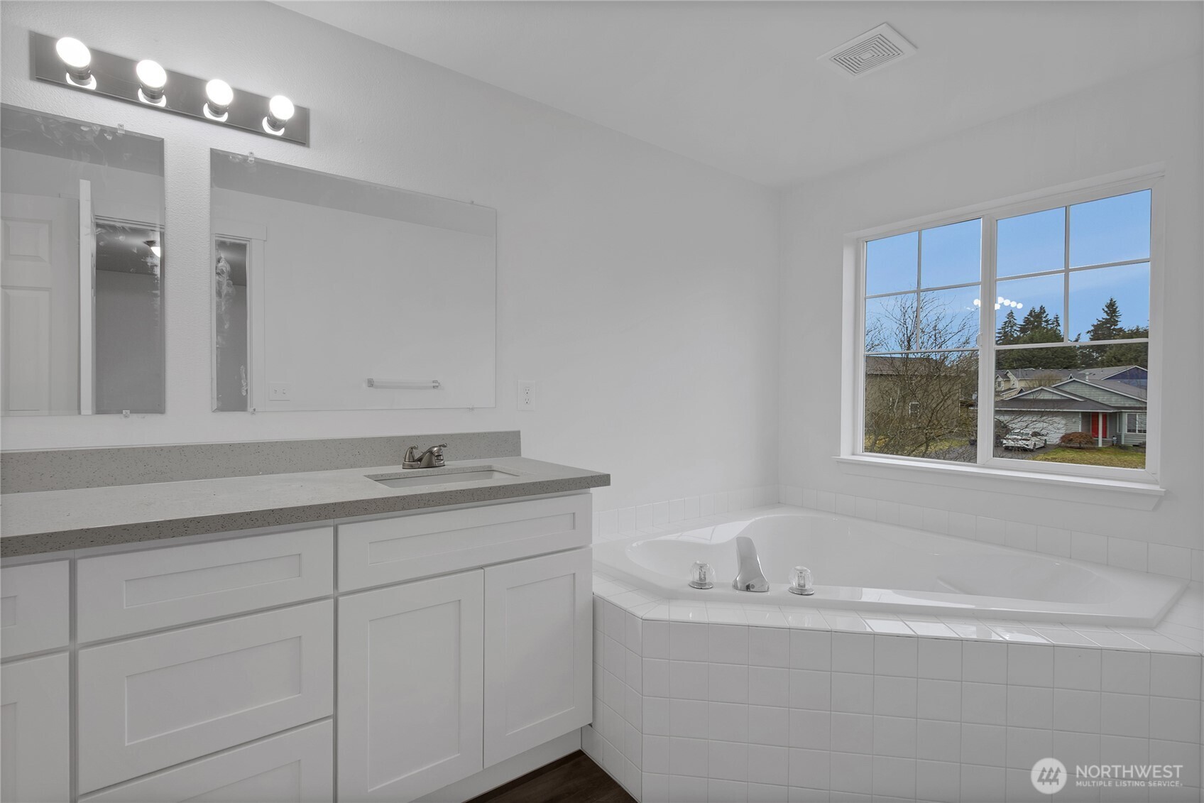 8824 161st Street Ct E