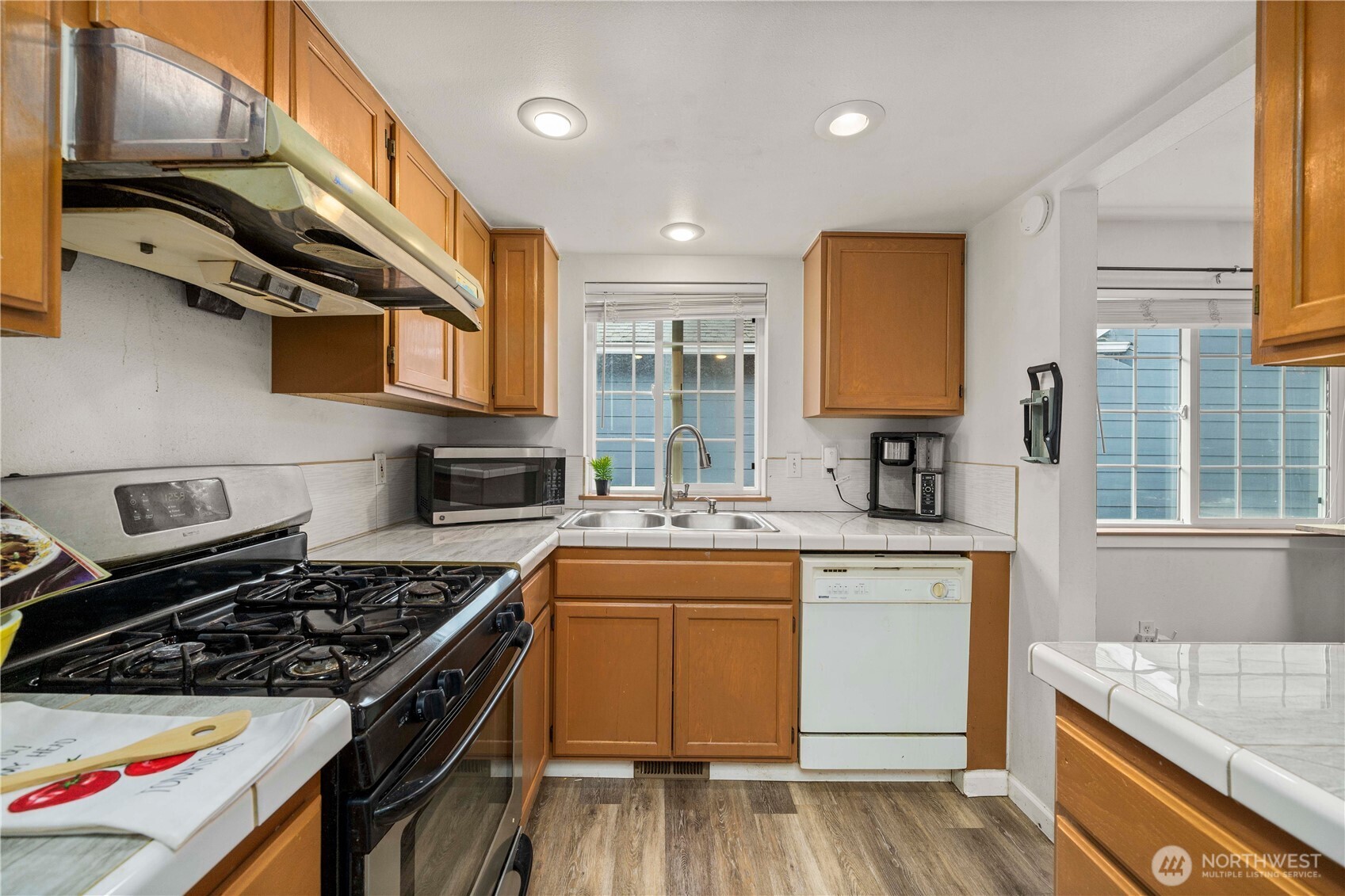 10046 17th Avenue SW