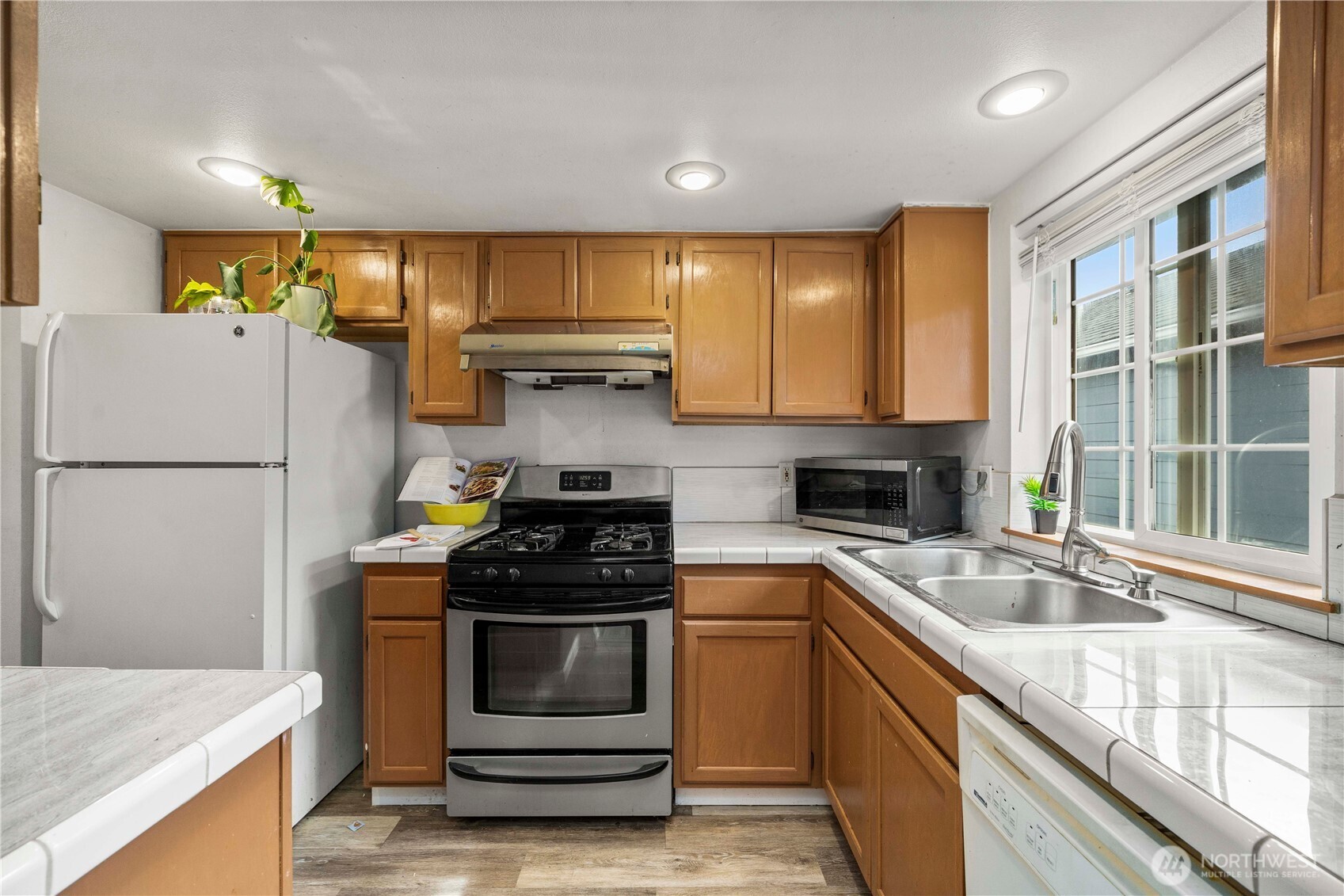 10046 17th Avenue SW