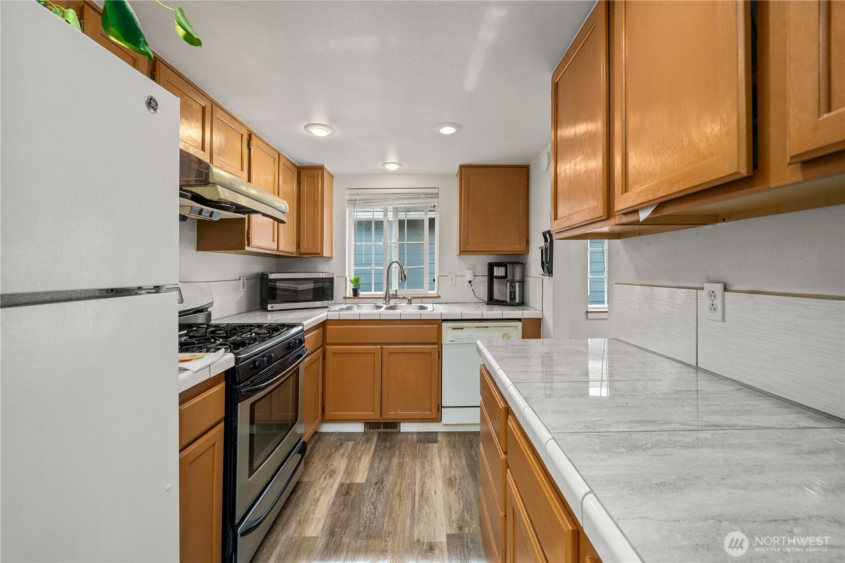 10046 17th Avenue SW