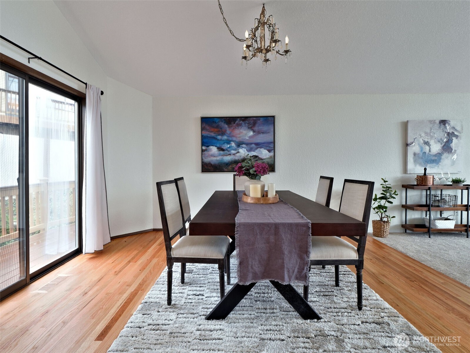 553 Raymond Place NW