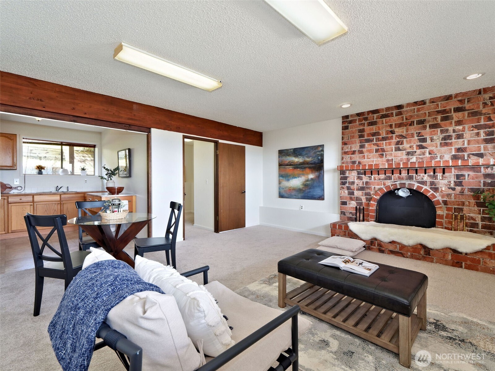 553 Raymond Place NW