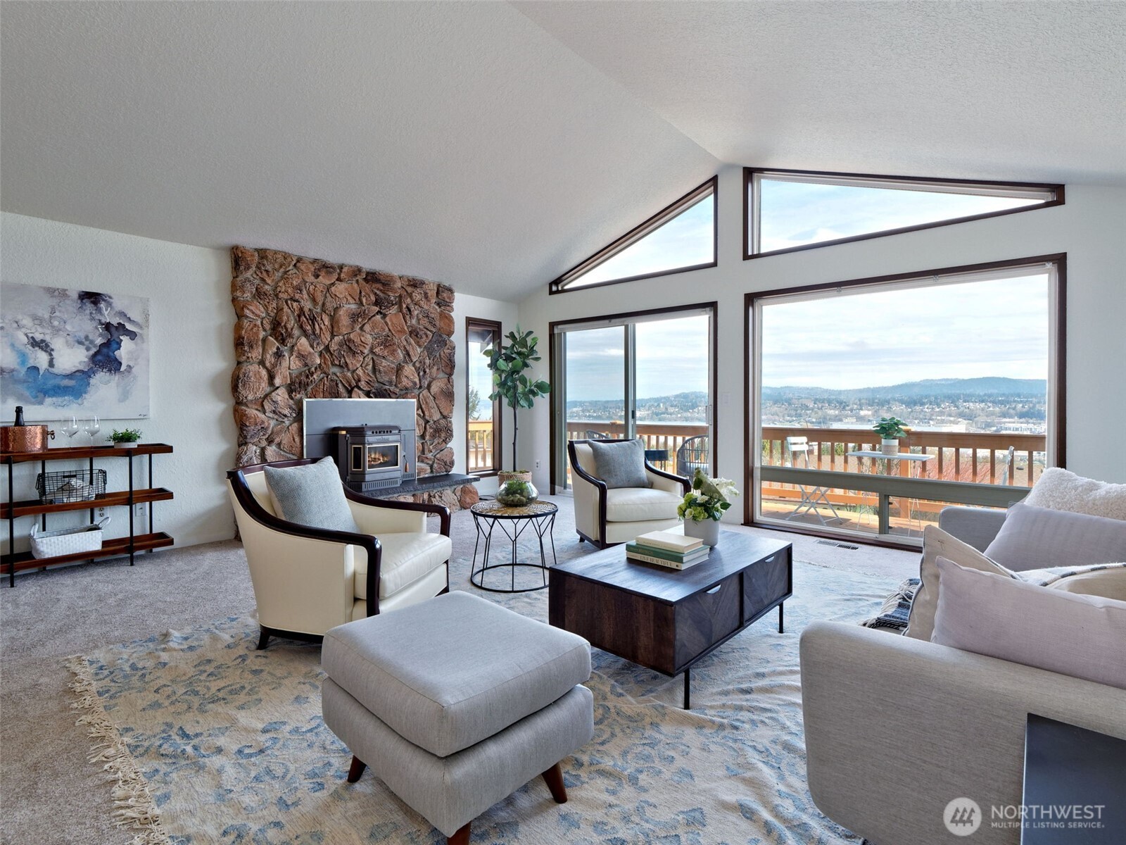 553 Raymond Place NW