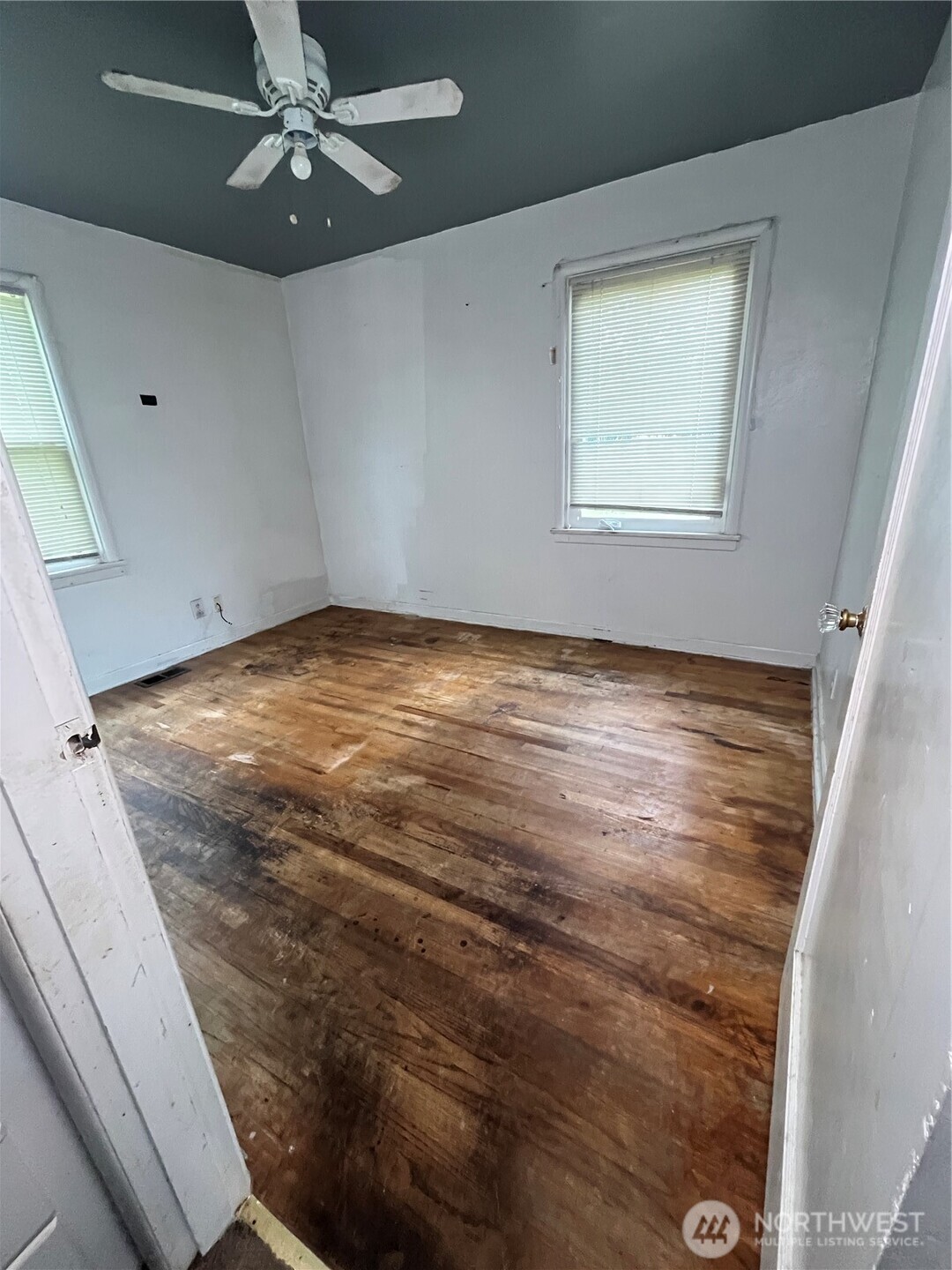 723 Violet Meadow Street S