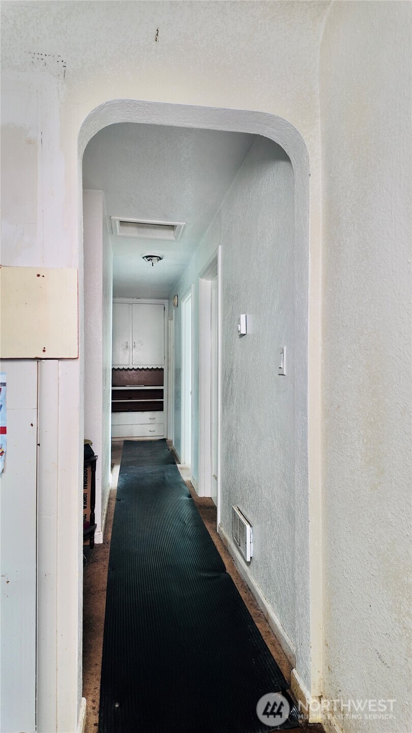 723 Violet Meadow Street S