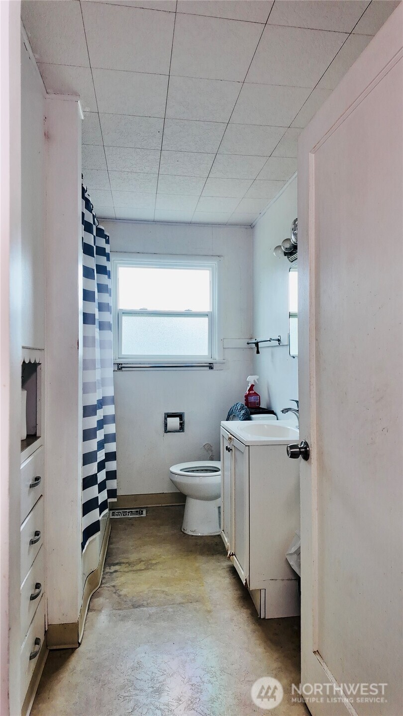 723 Violet Meadow Street S