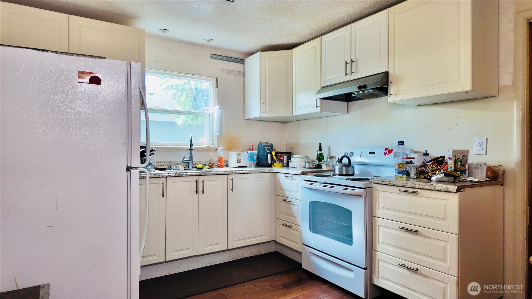 723 Violet Meadow Street S