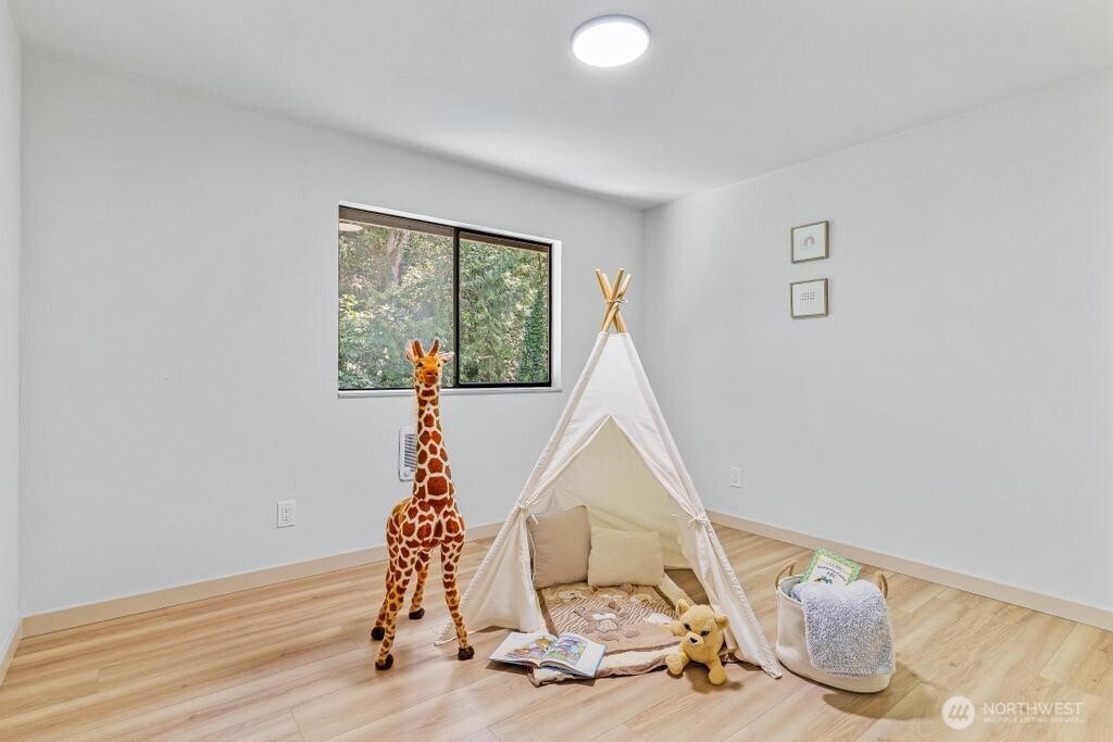 1800 Grant Avenue S Unit: G2