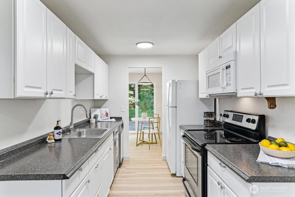 1800 Grant Avenue S Unit: G2