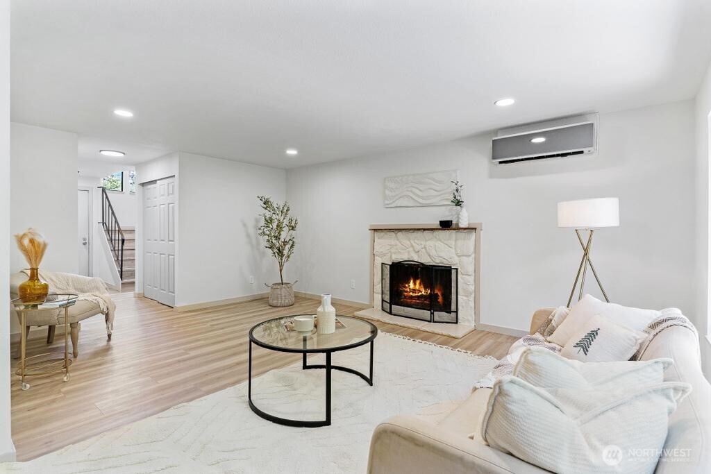 1800 Grant Avenue S Unit: G2