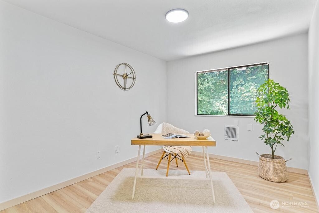 1800 Grant Avenue S Unit: G2