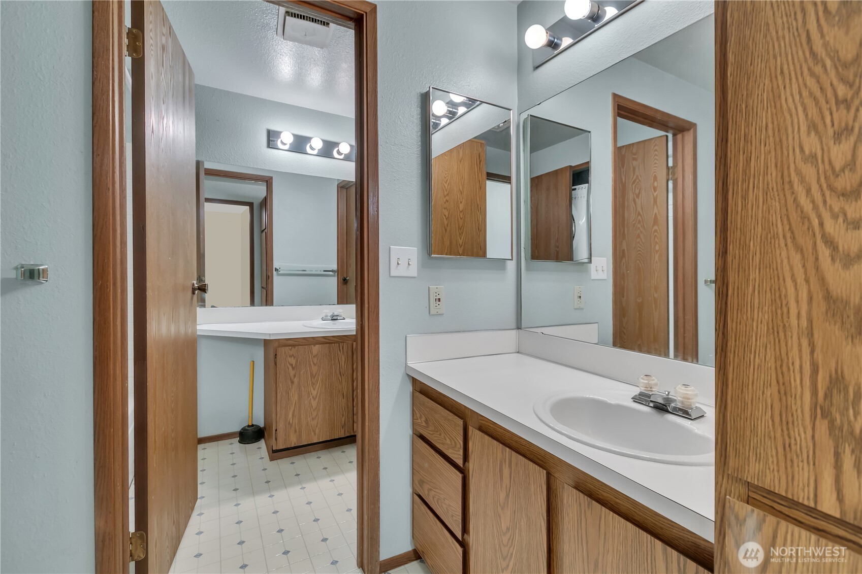 15711 4th Avenue S Unit: 22