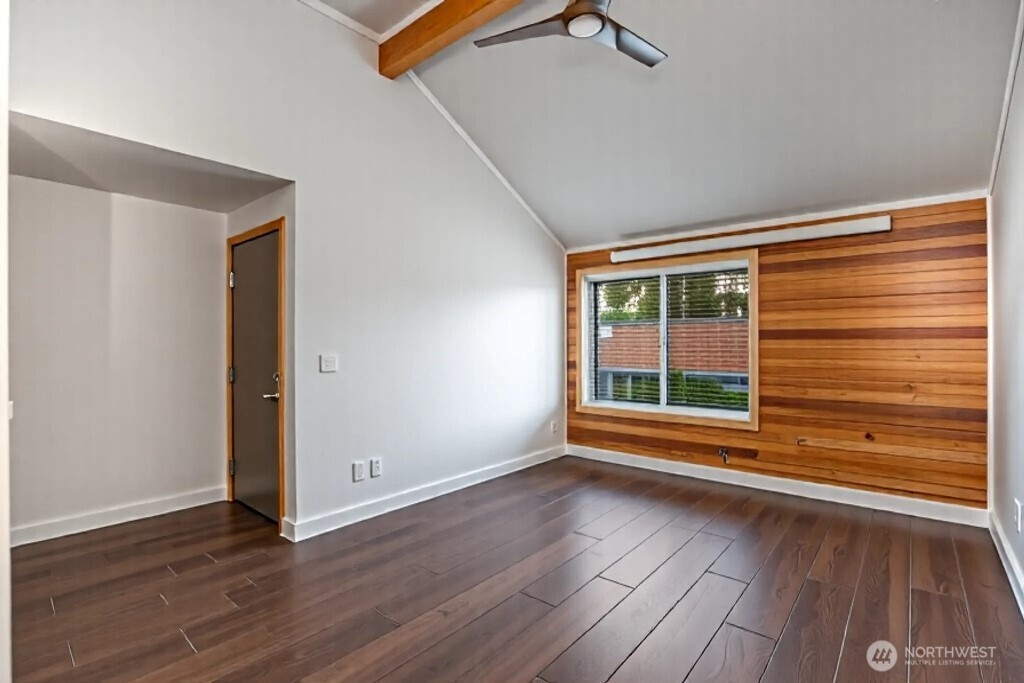 4300 NE Sunset Blvd Unit: D1