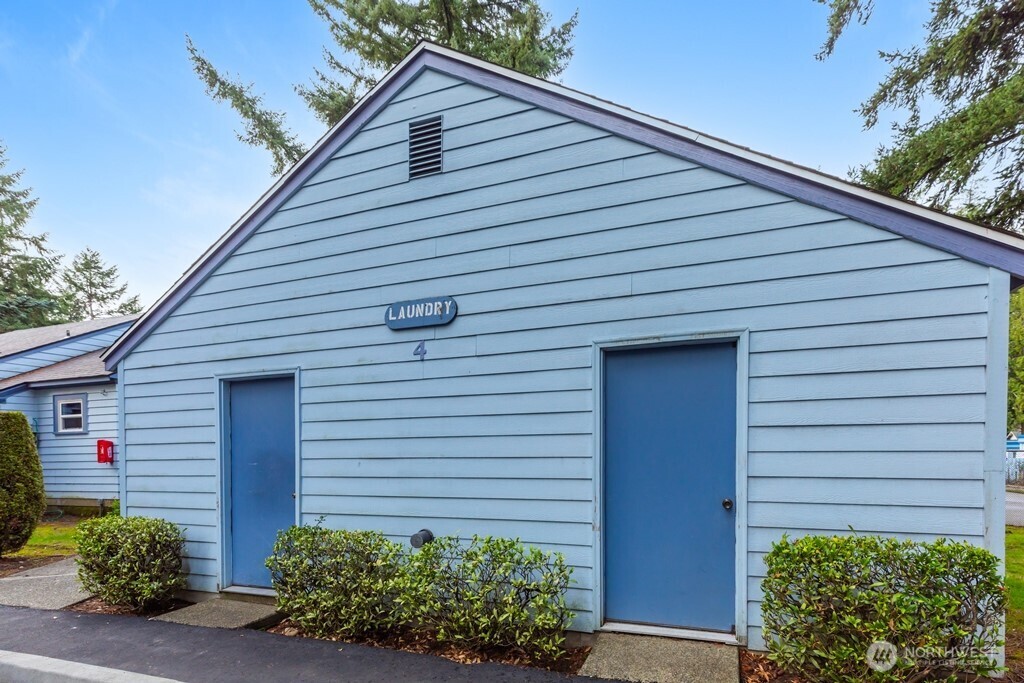 4300 NE Sunset Blvd Unit: D1