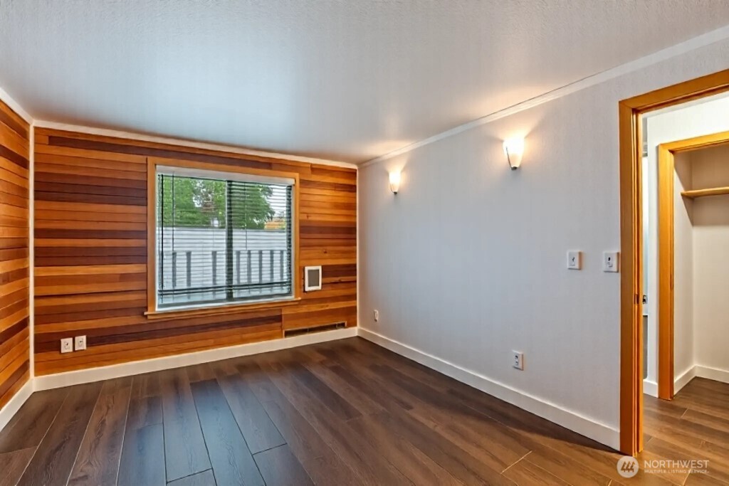 4300 NE Sunset Blvd Unit: D1