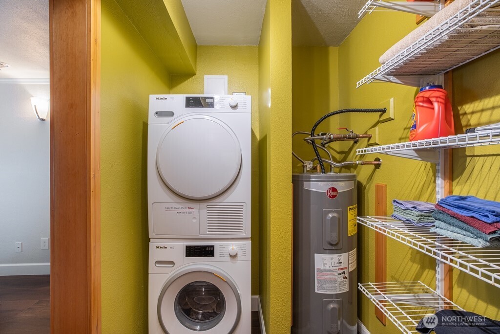 4300 NE Sunset Blvd Unit: D1