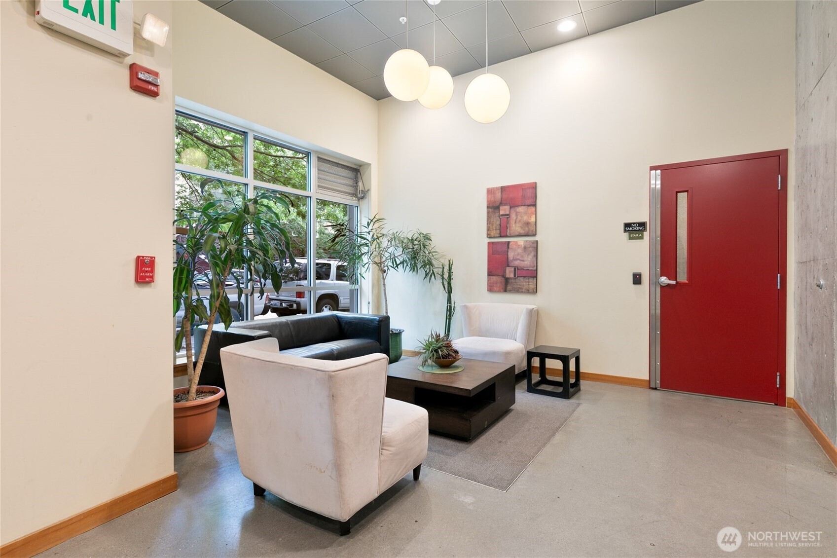 827 Hiawatha Place S Unit: 402