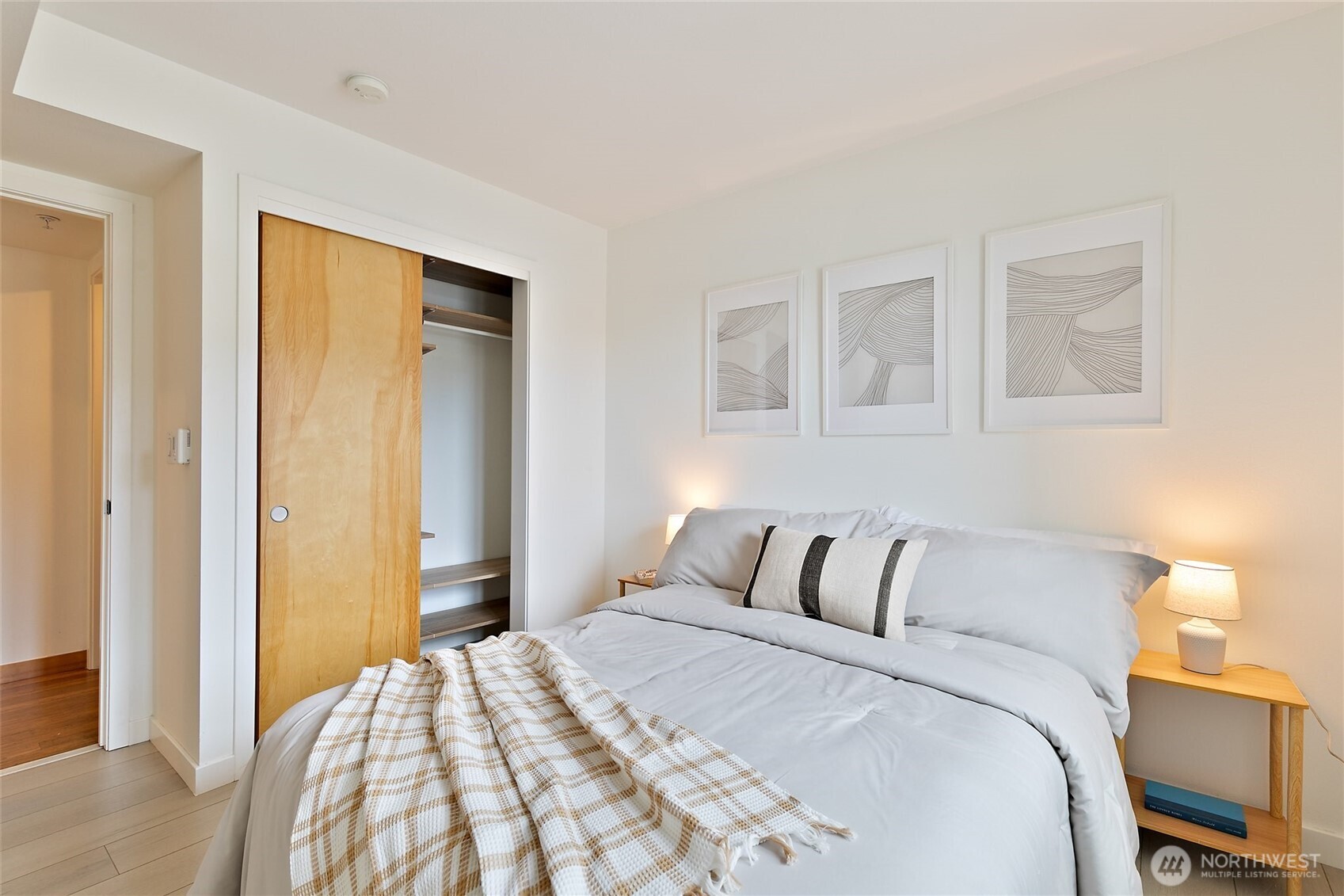 827 Hiawatha Place S Unit: 402
