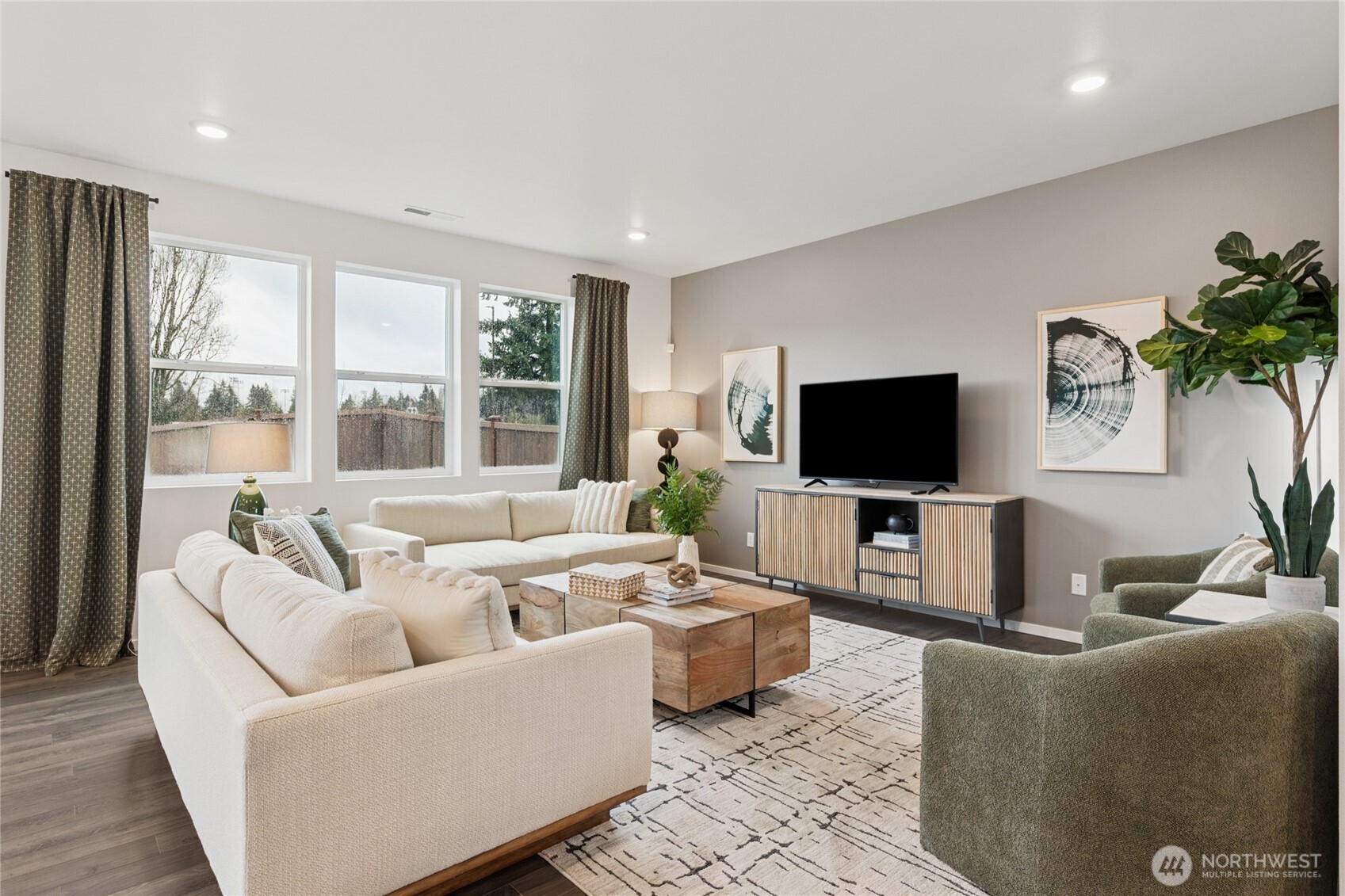 563 Hann Street Unit: 9