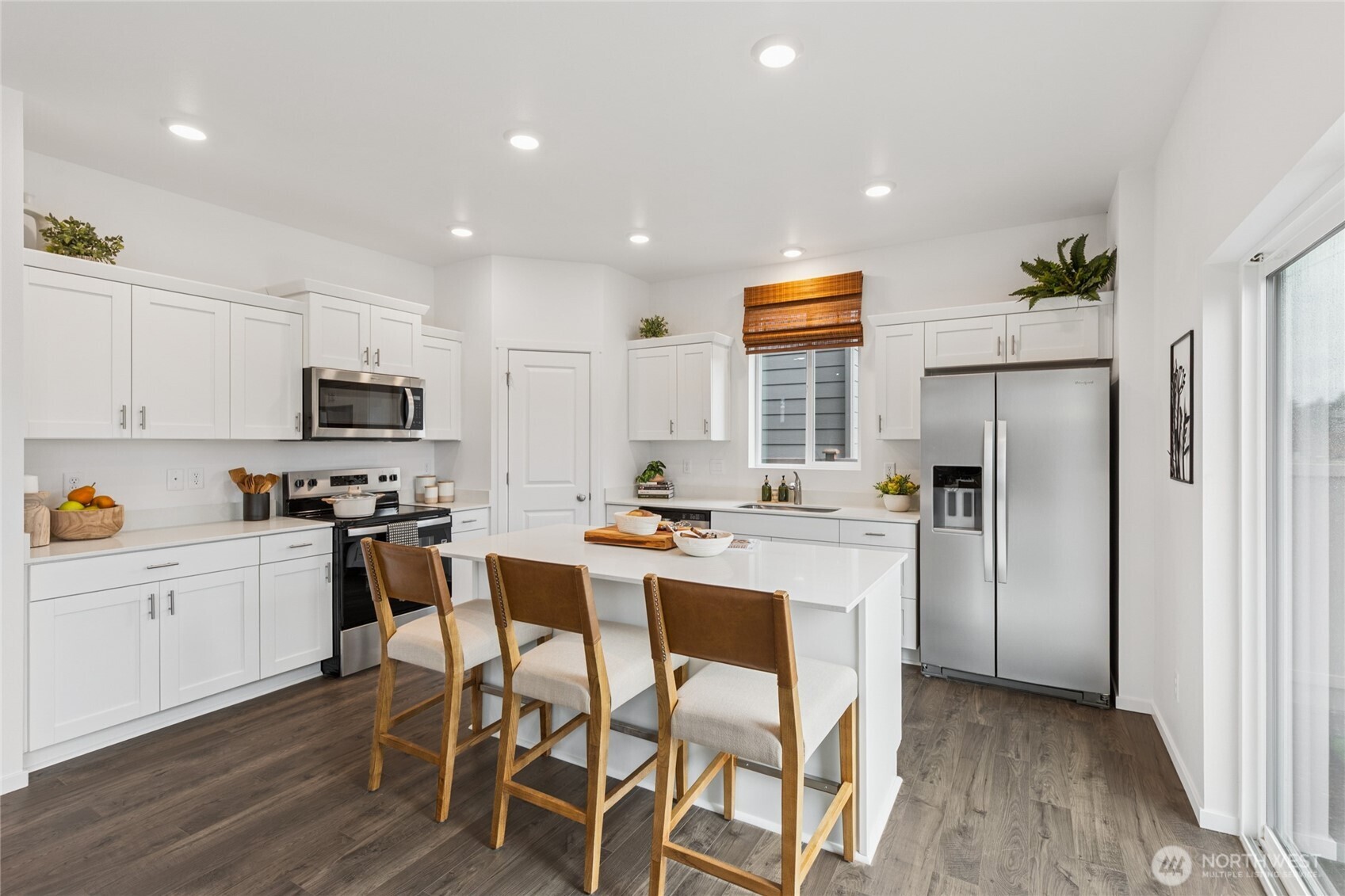 563 Hann Street Unit: 9