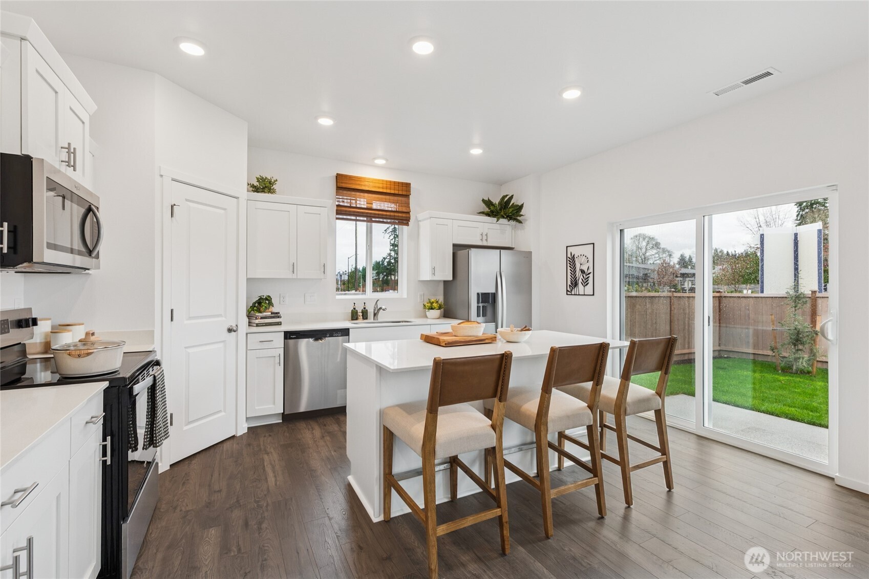 563 Hann Street Unit: 9