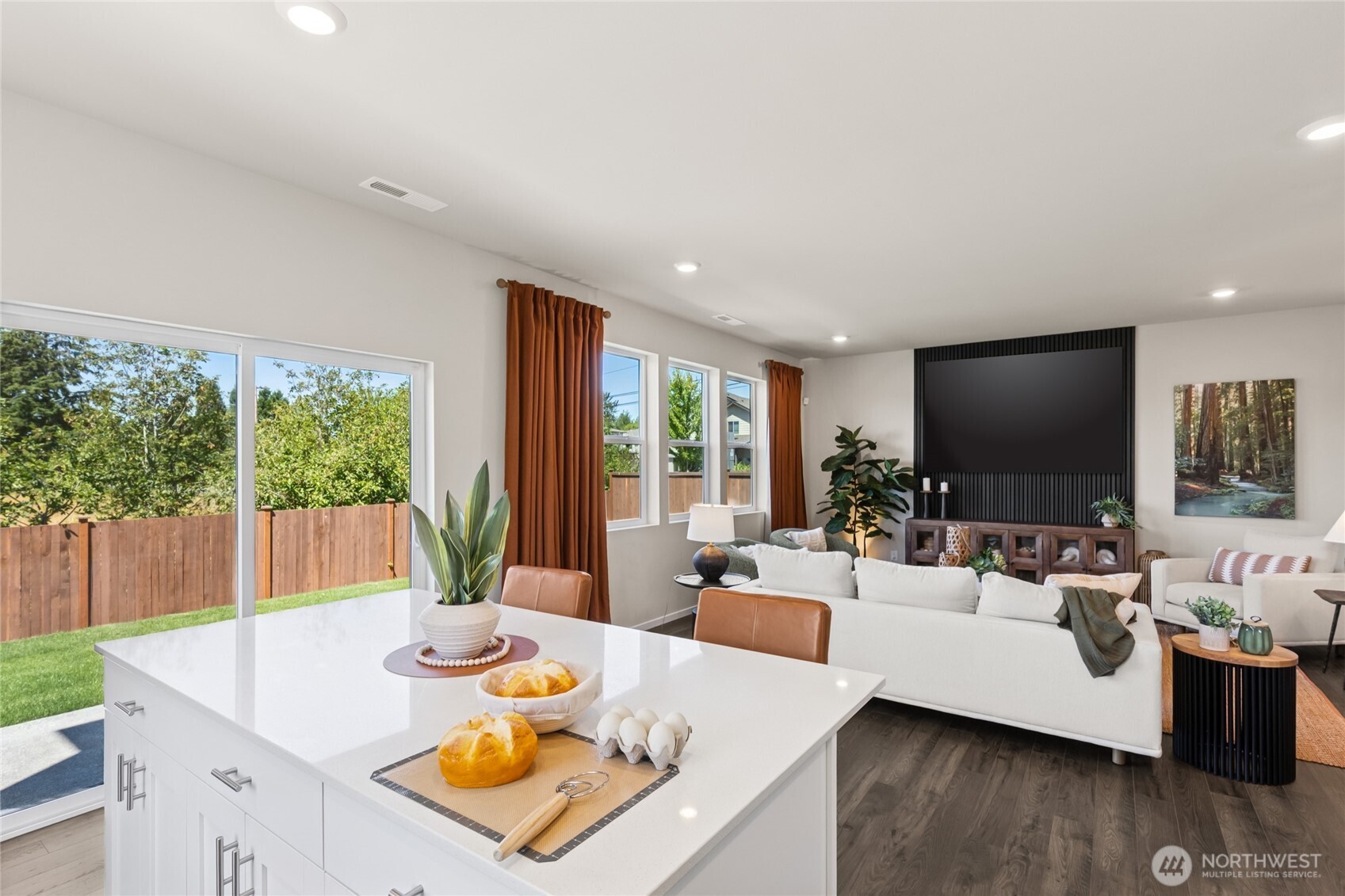 563 Hann Street Unit: 9