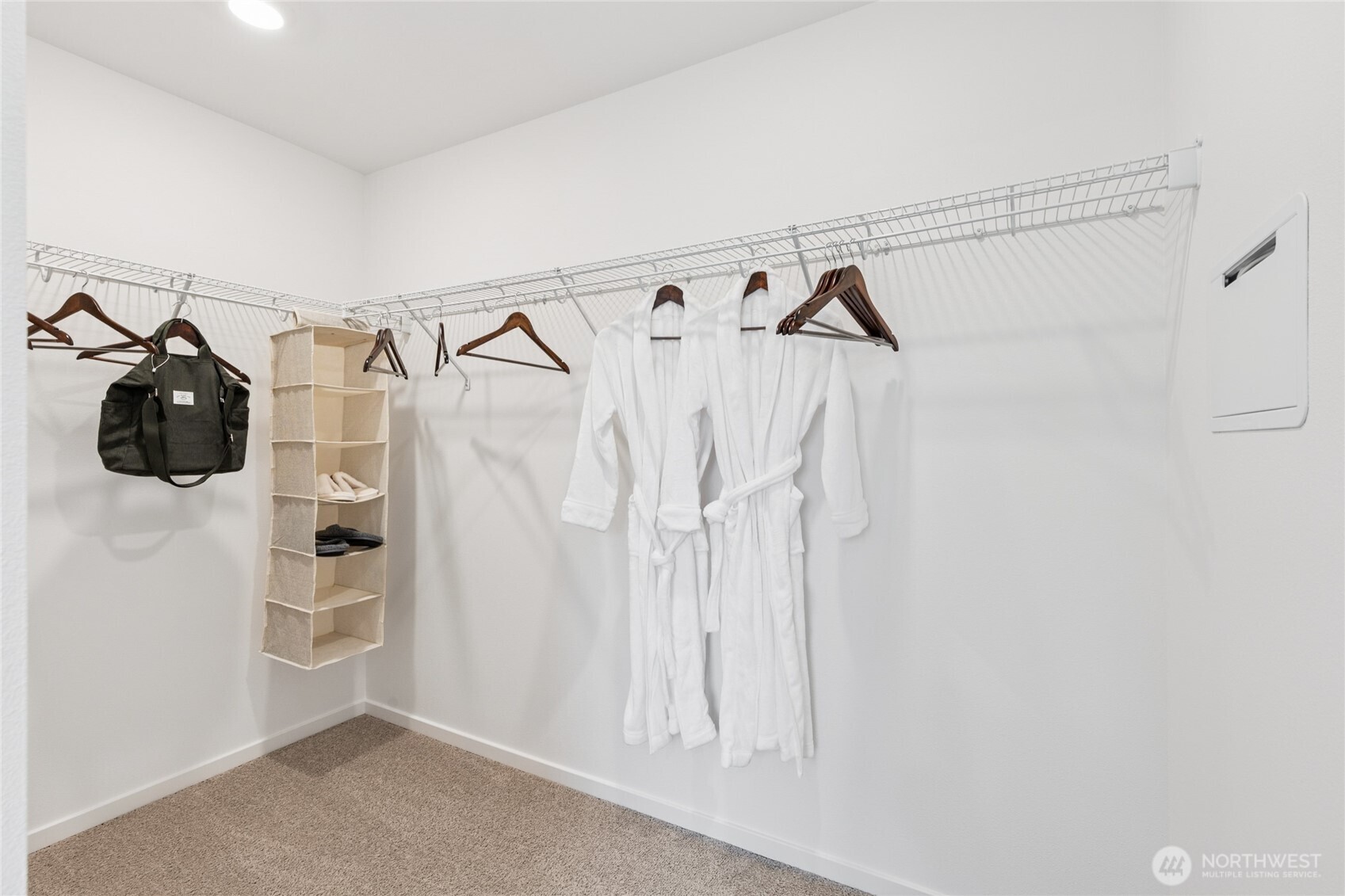 563 Hann Street Unit: 9