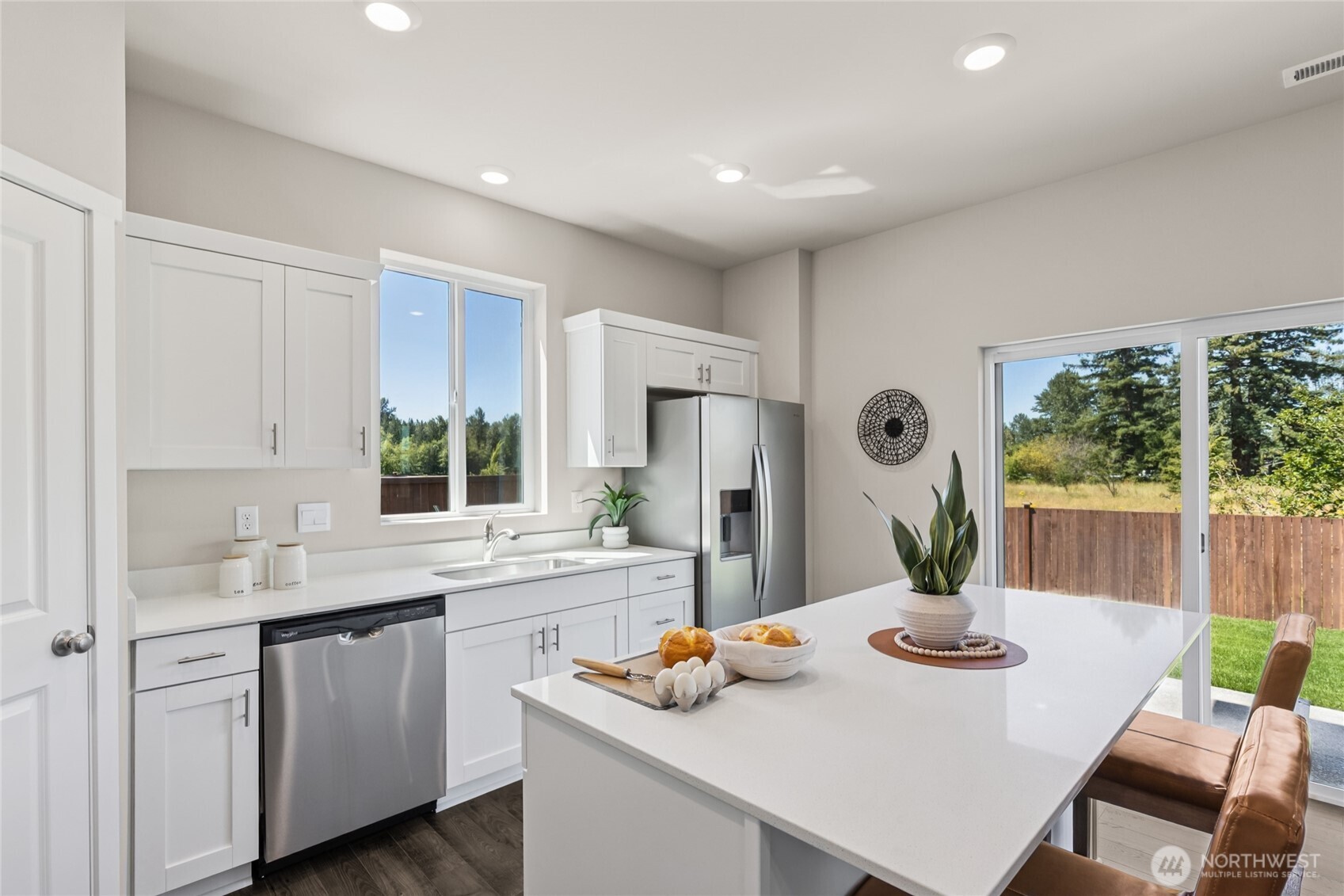 563 Hann Street Unit: 9