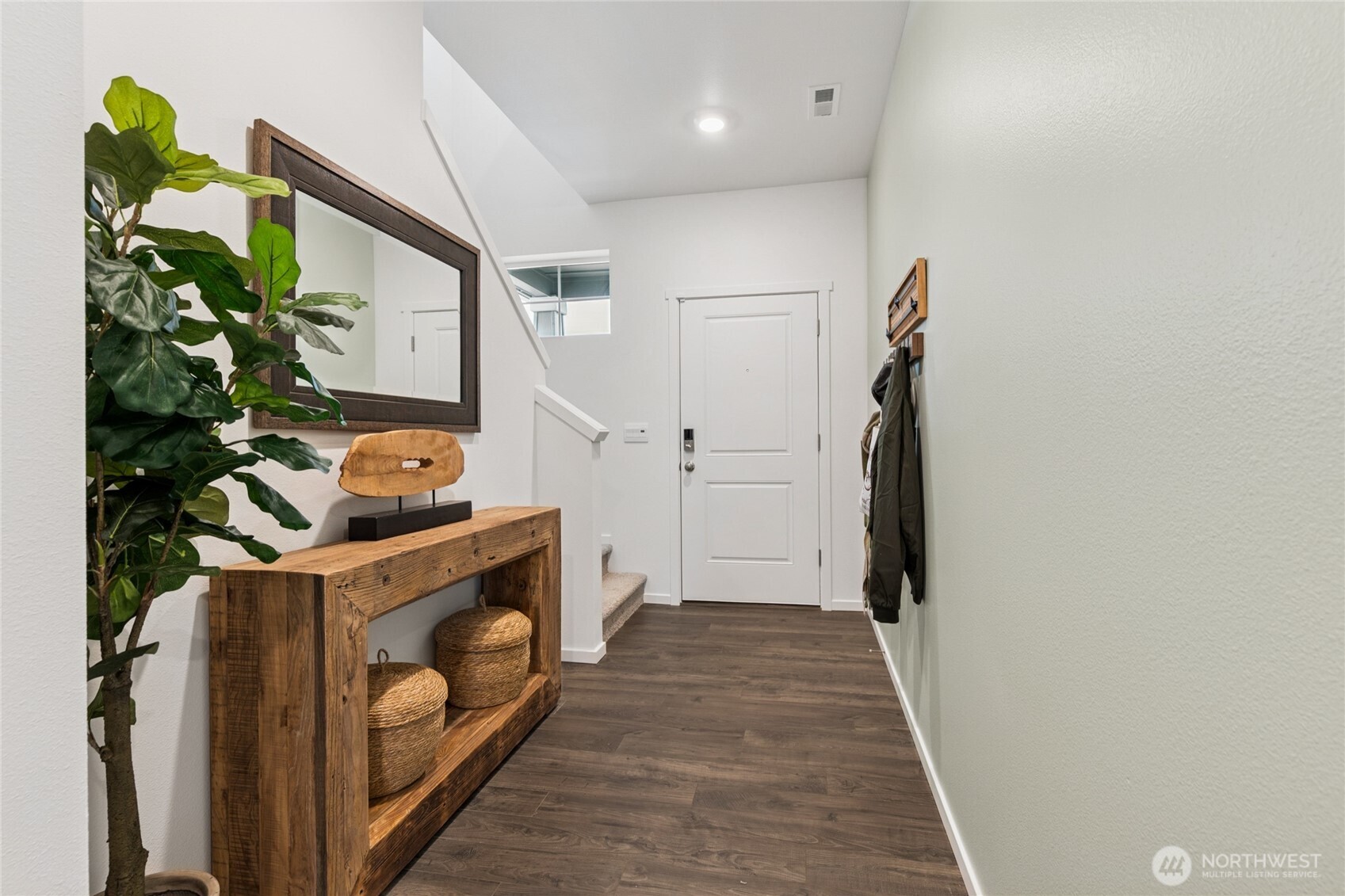563 Hann Street Unit: 9