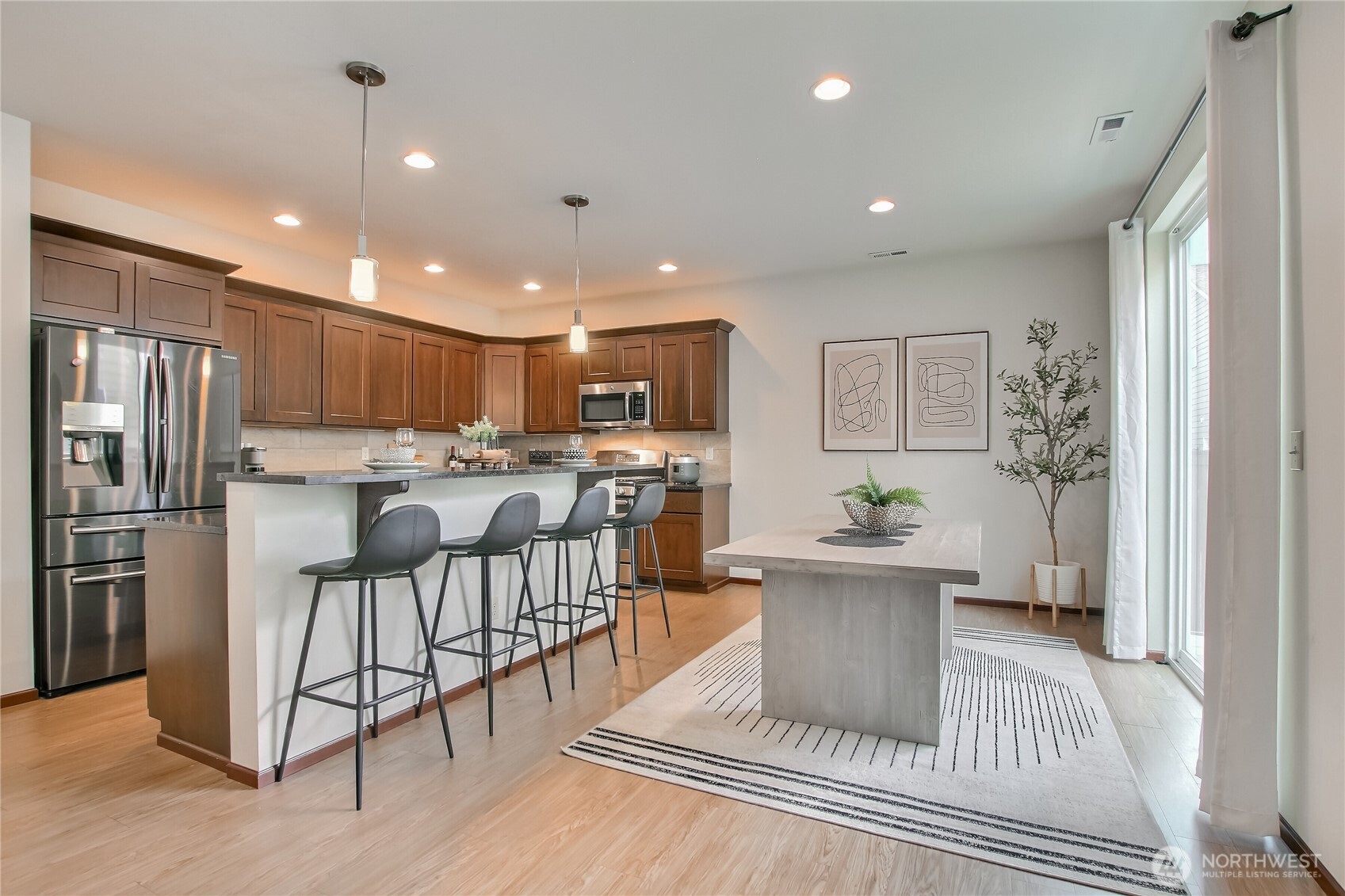 20912 2nd Avenue W