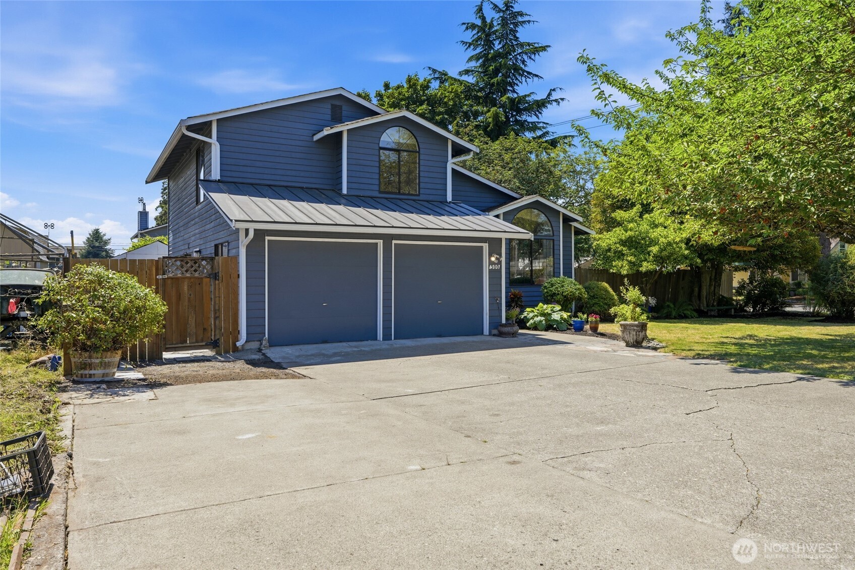 300 Butte Place