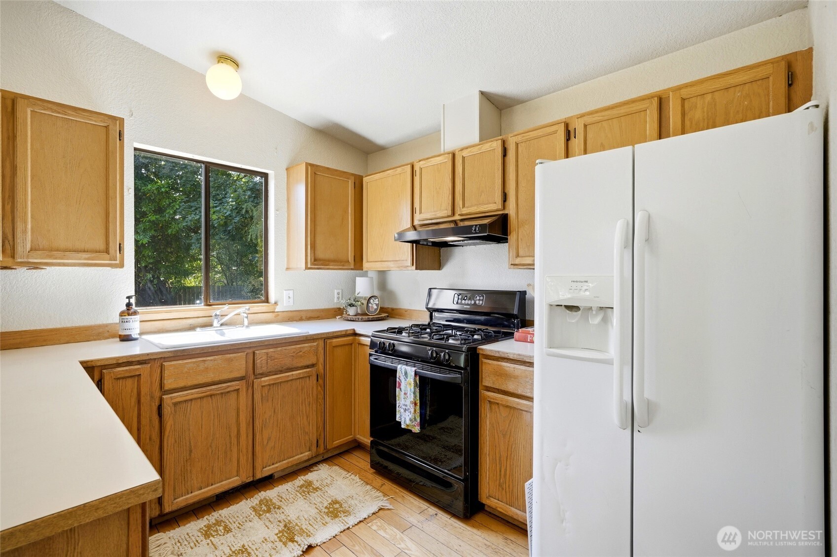 300 Butte Place