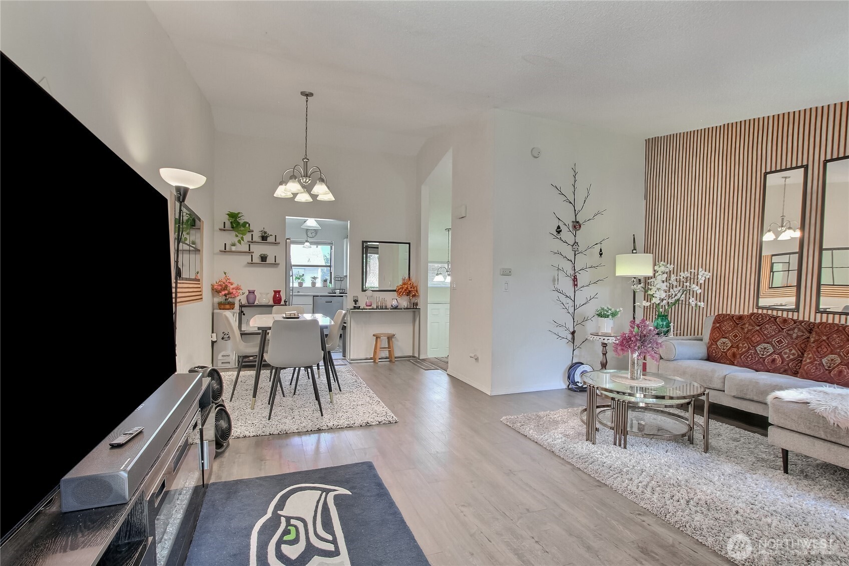 1313 W James Street Unit: 2