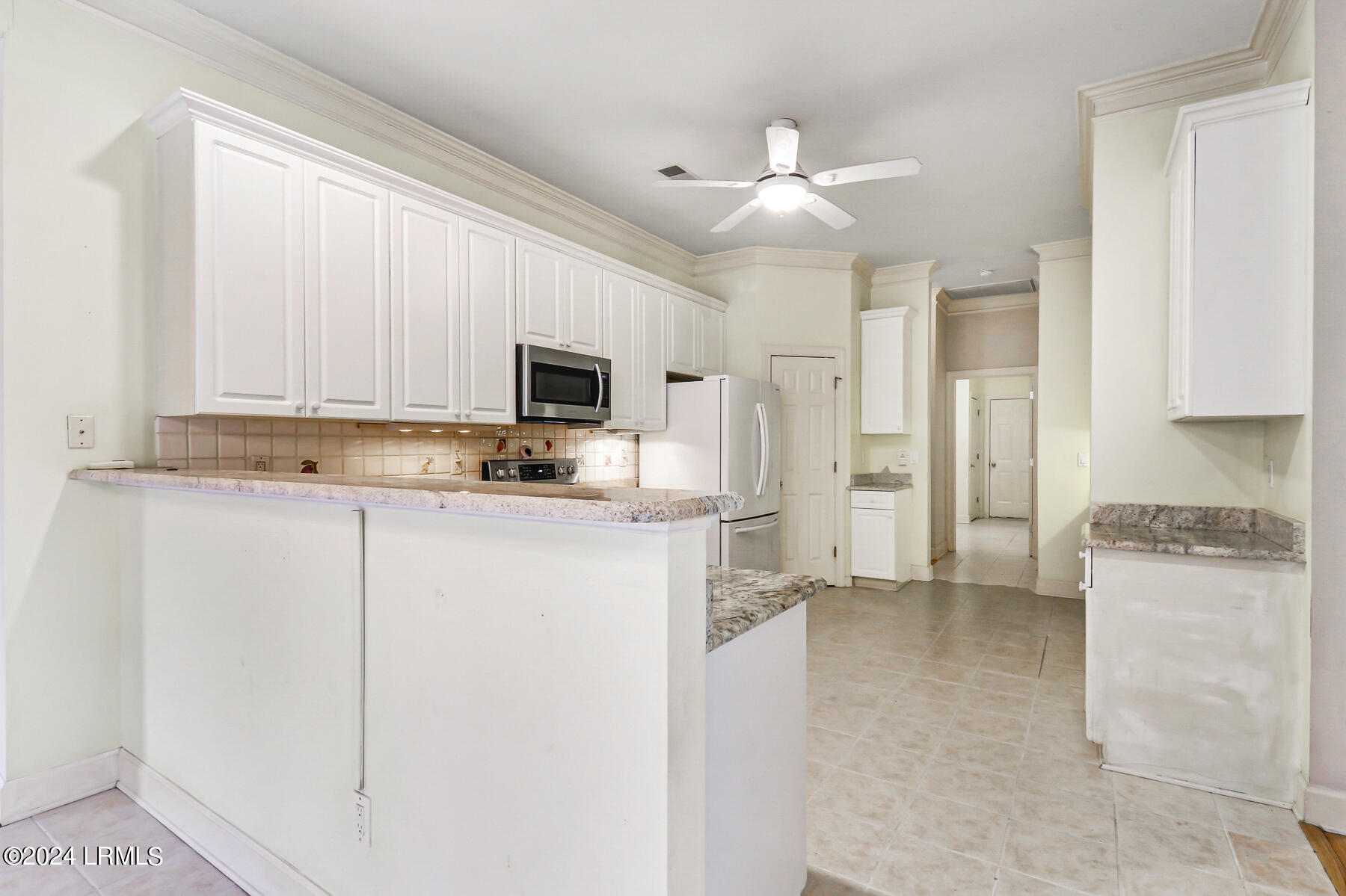 33 White Oaks Circle
