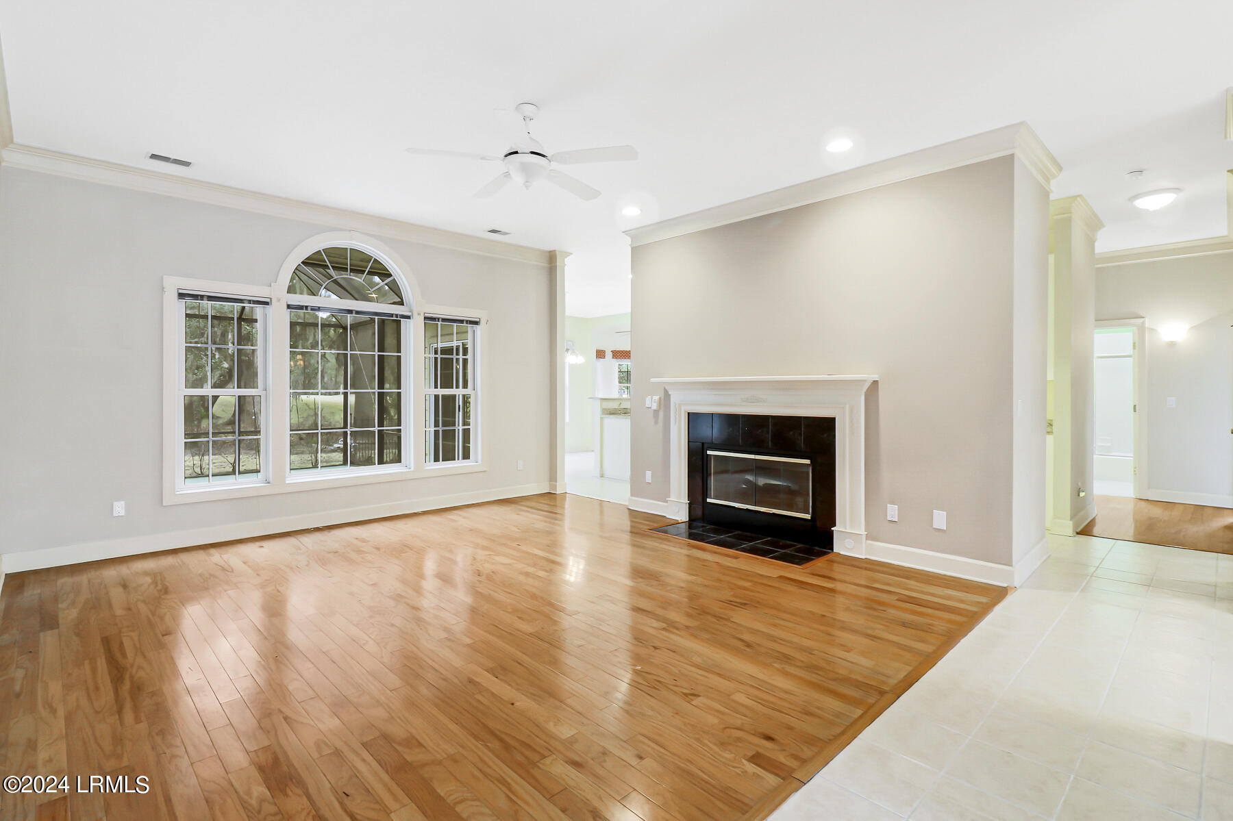 33 White Oaks Circle