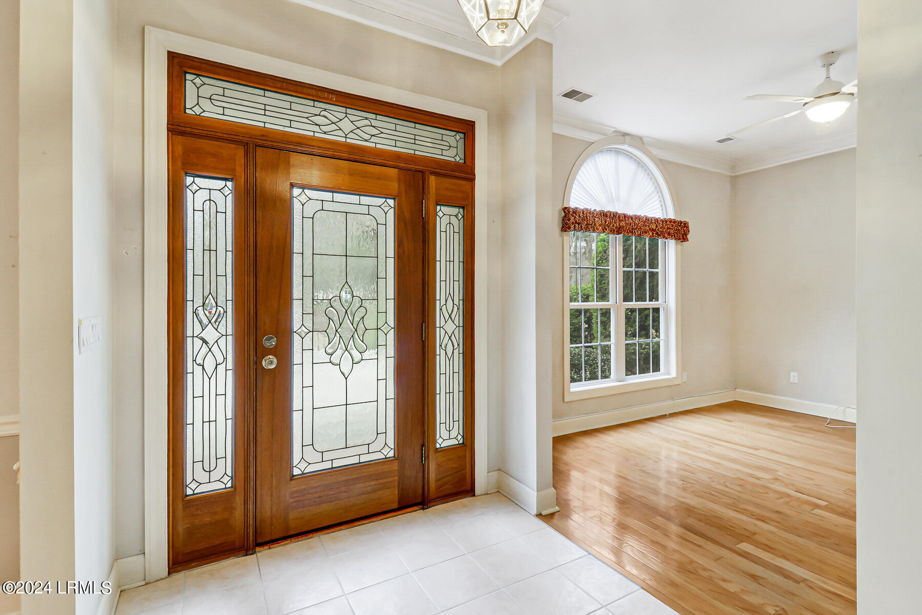 33 White Oaks Circle
